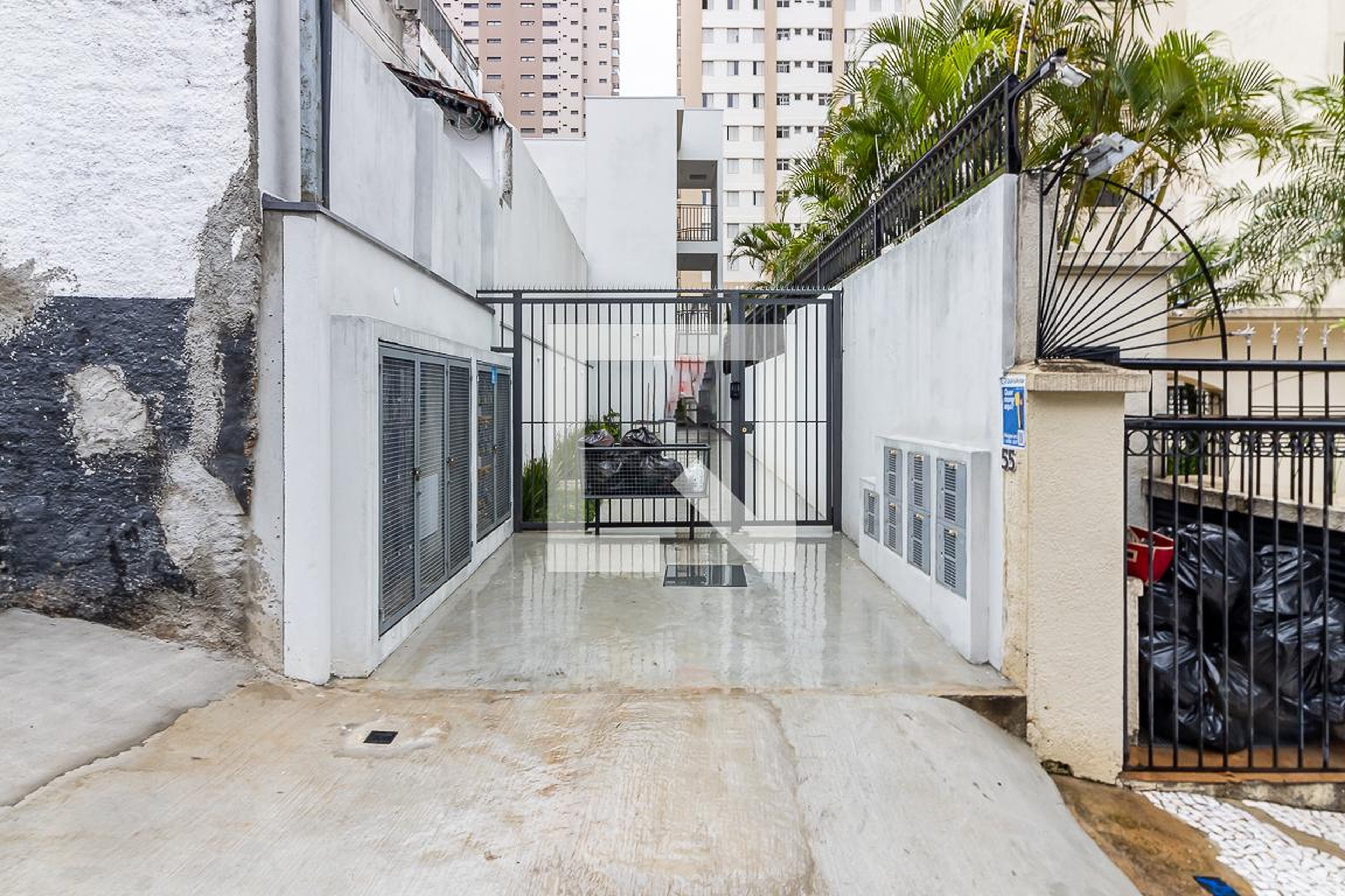 Fachada Condomínio em Rua Luís Augusto Paschoal, 55