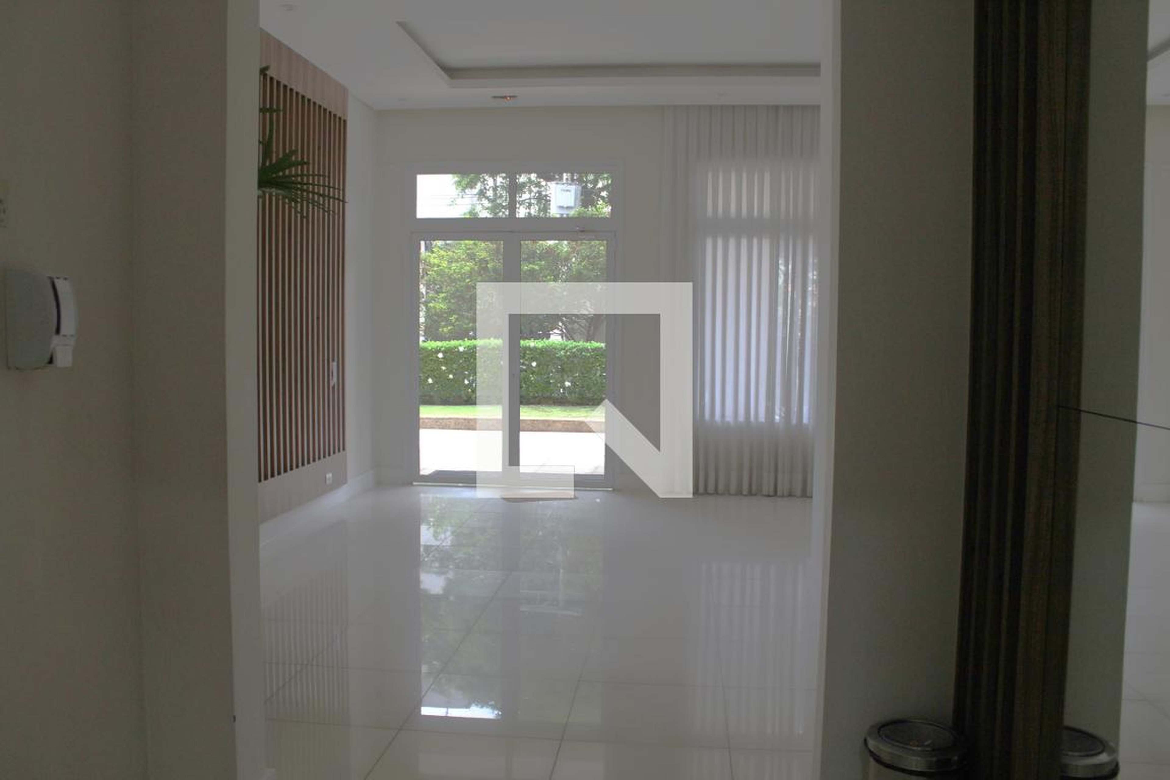 Hall de entrada - Scène Vila Romana