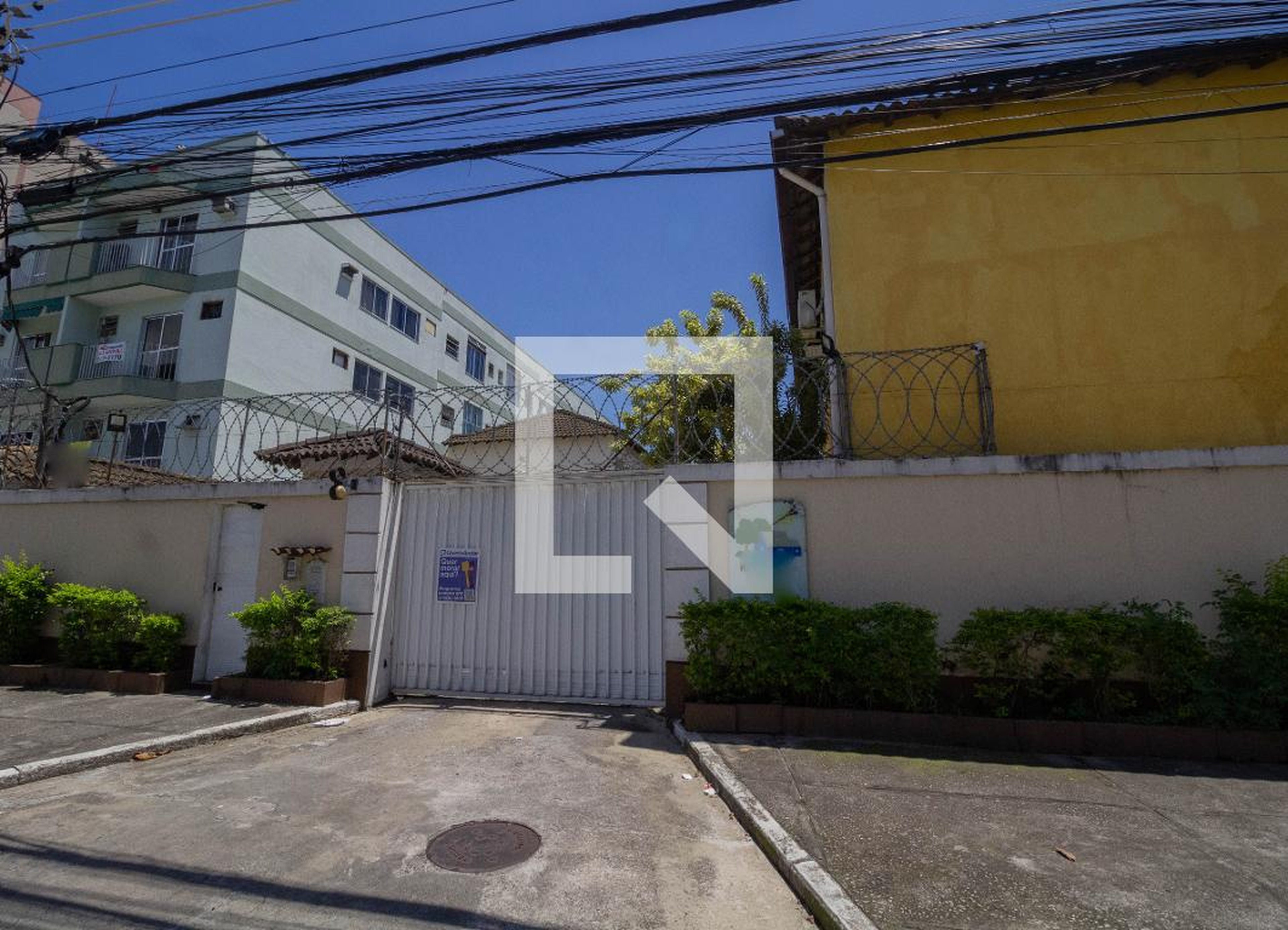 Fachada Condomínio em Rua Imuta, 284