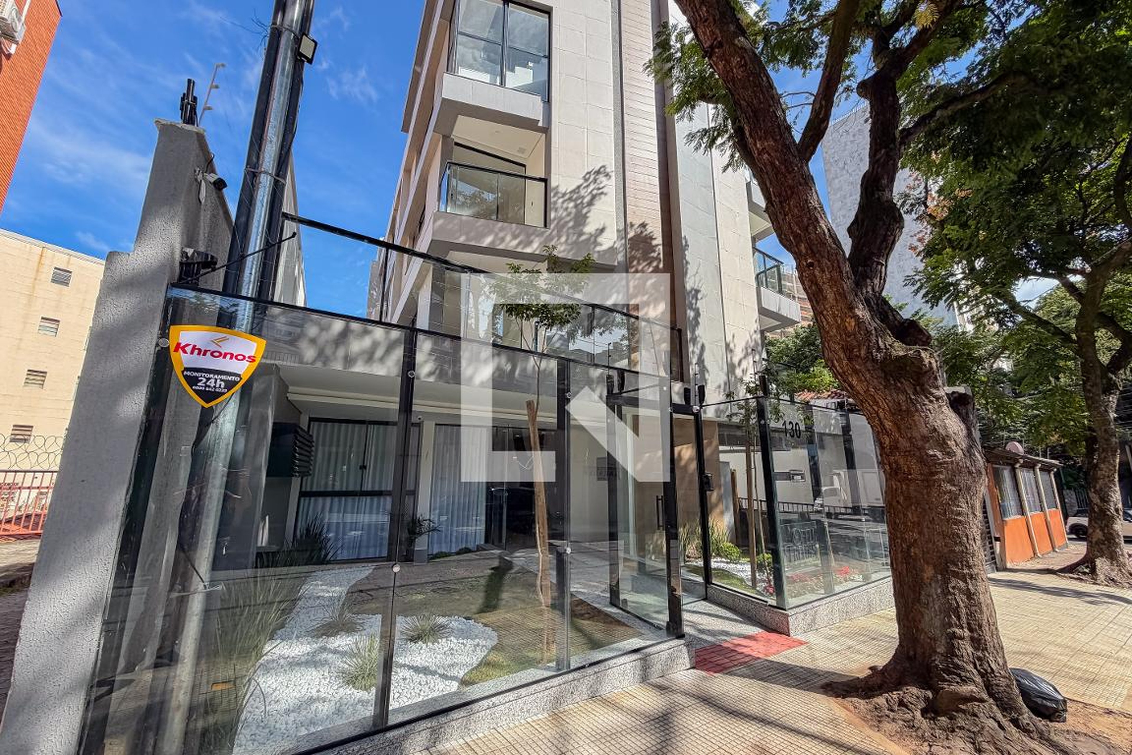 Fachada Condomínio em Rua Coletor Célso Werneck, 130
