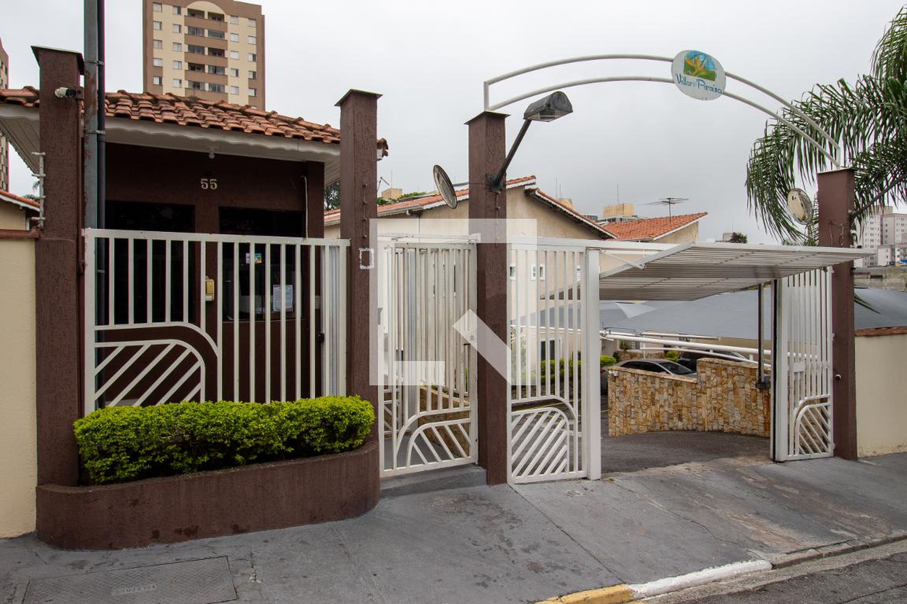 Fachada do condomínio Condomínio Conjunto Residencial Villar do Paraíso