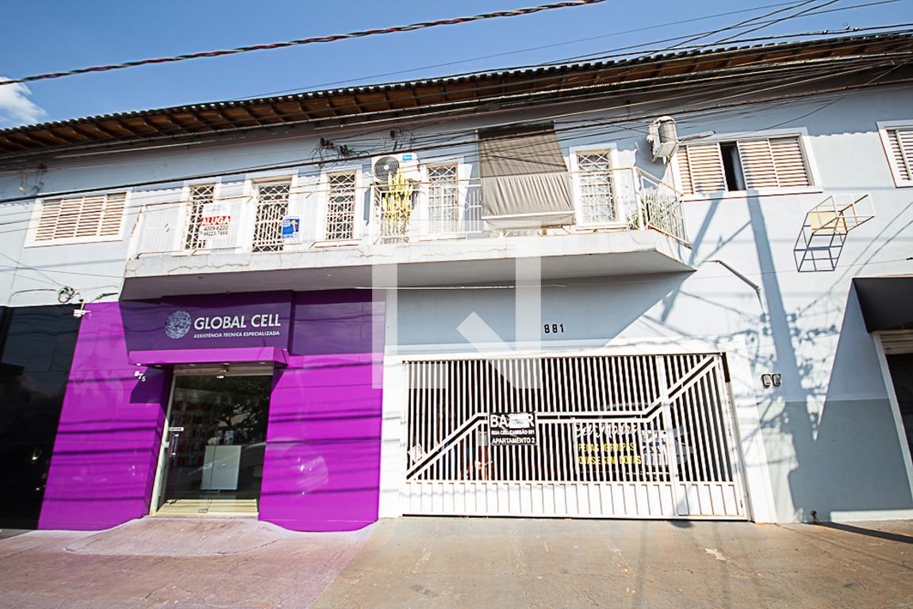 Fachada Condomínio em Rua Coronel Camisão, 881