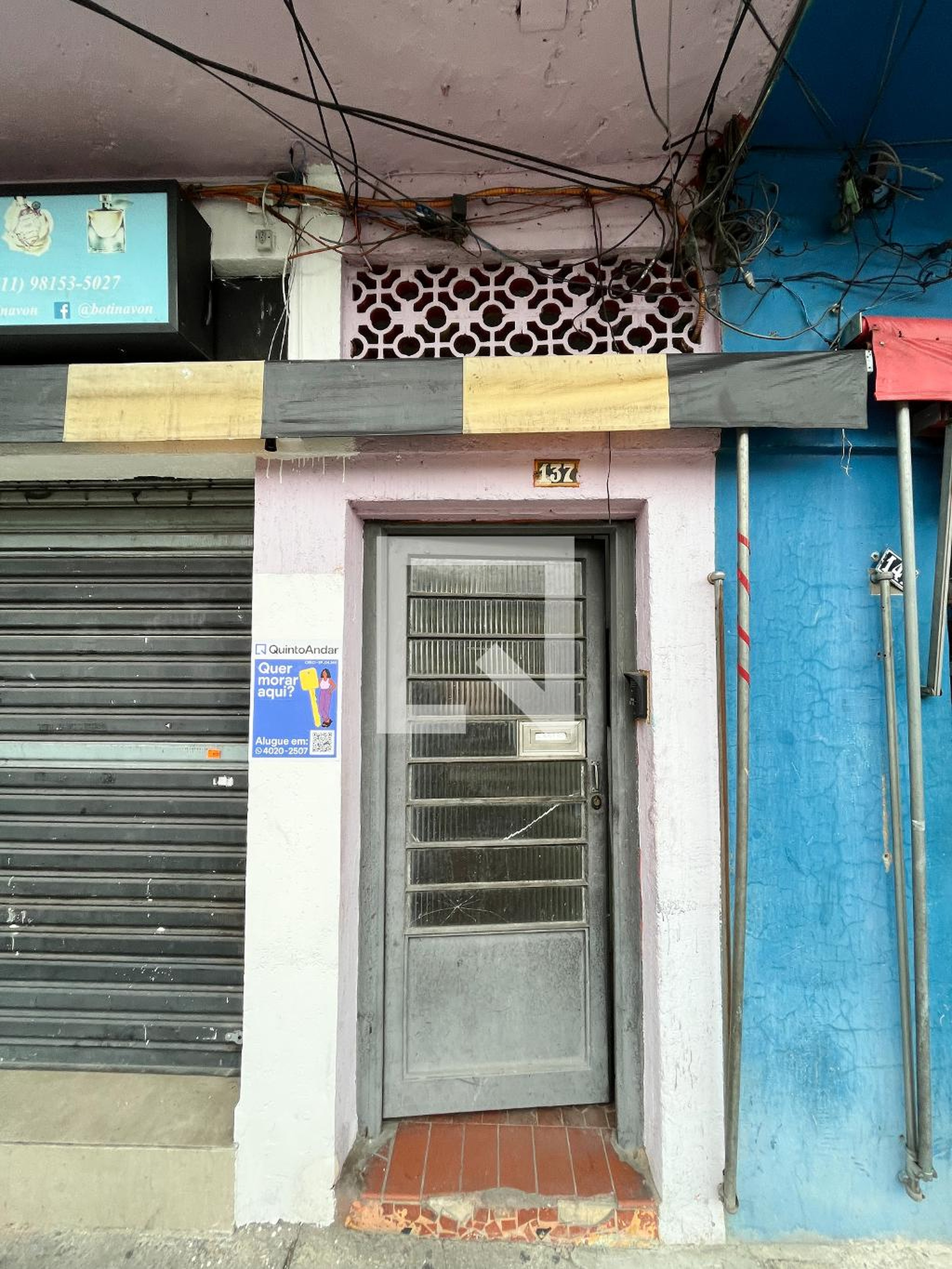 Fachada Condomínio em Rua das Canjeranas, 137