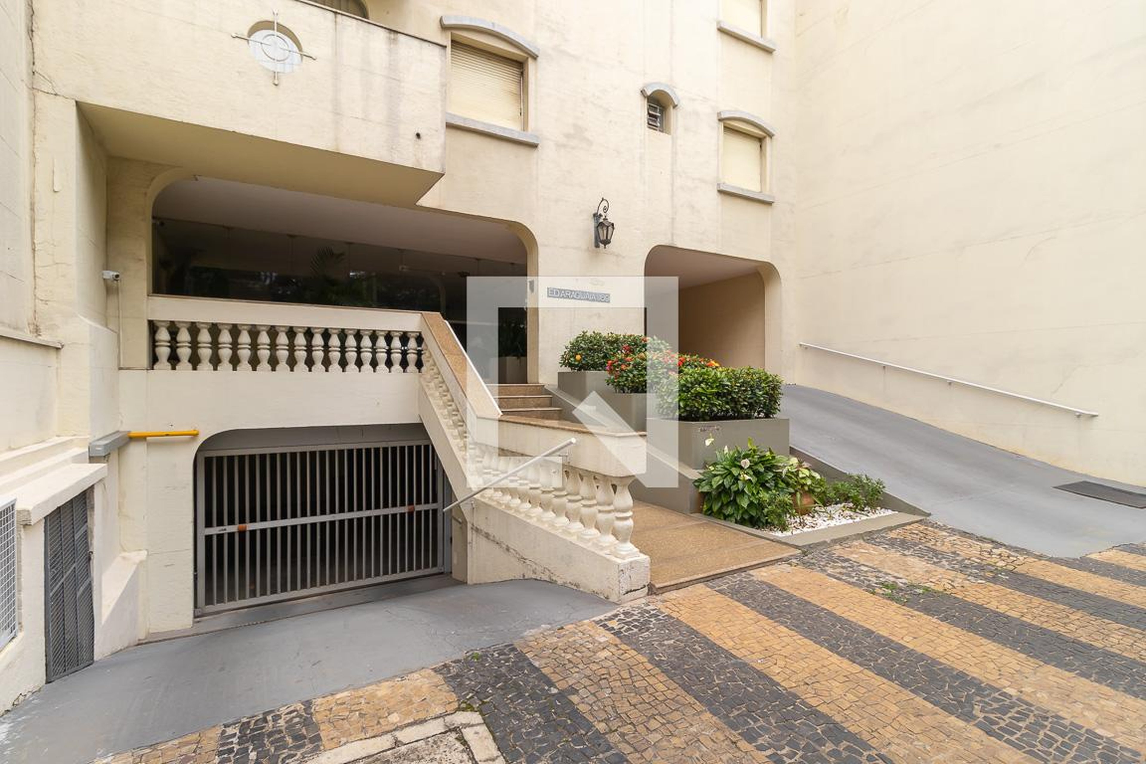 Fachada Condomínio em Avenida Doutor Moraes Salles, 1169