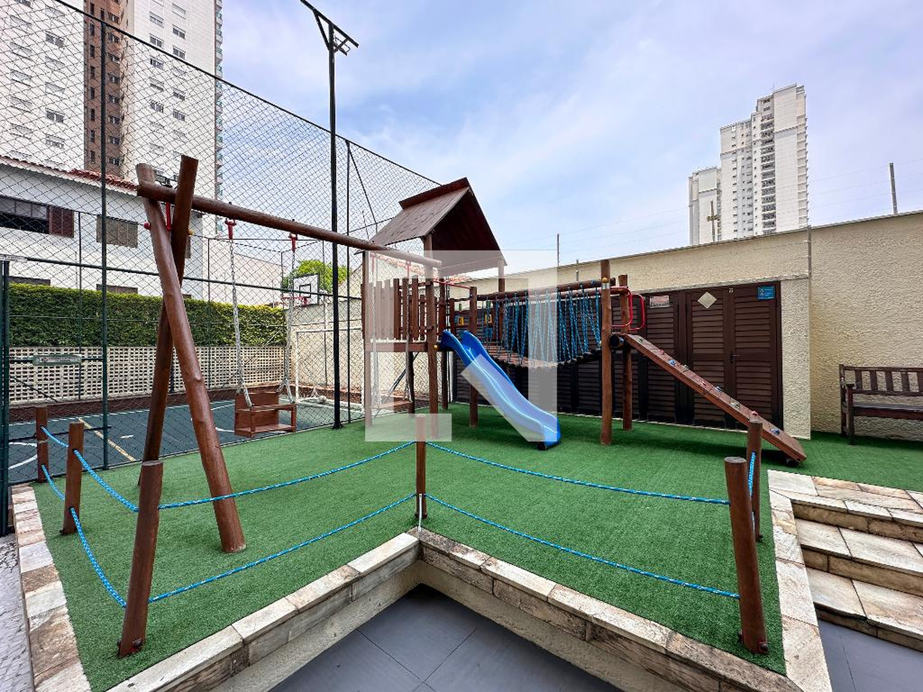 Playground - Long Champs