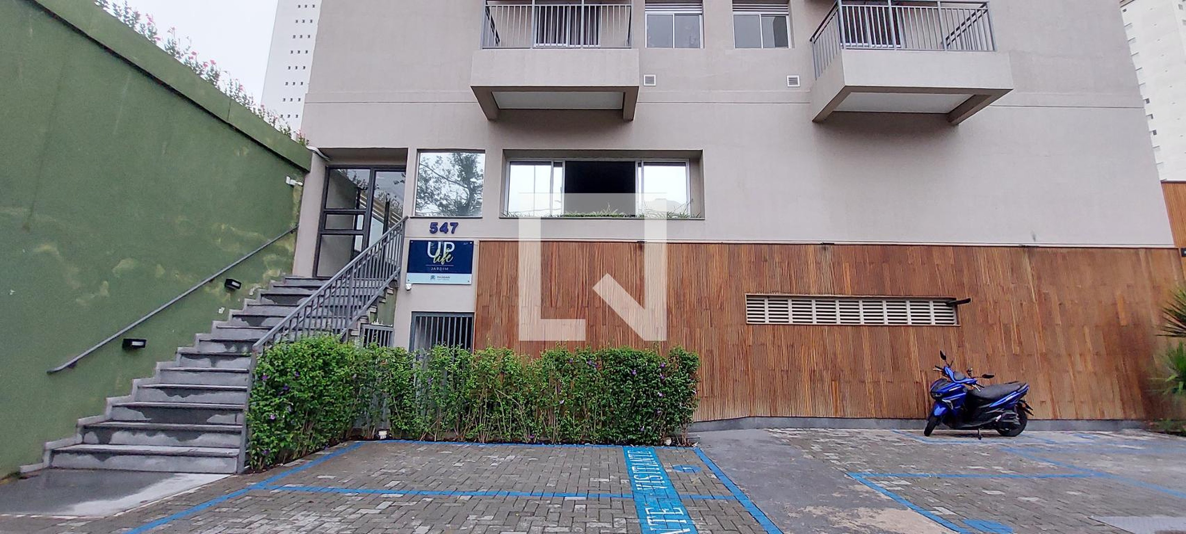 Fachada Condomínio em Avenida Industrial, 545