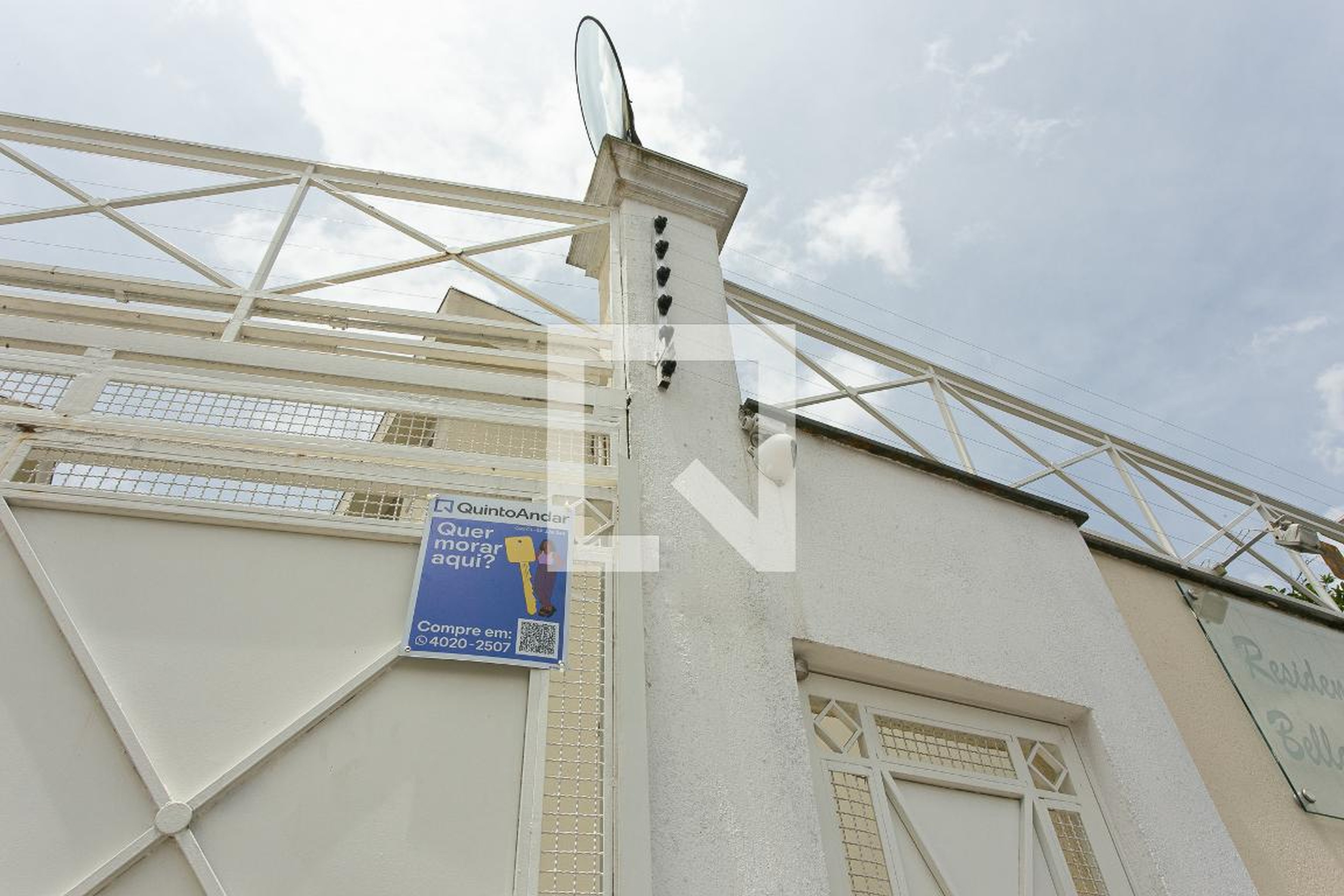 Fachada do Condomínio Condomínio em Rua Pedro Alexandrino, 196