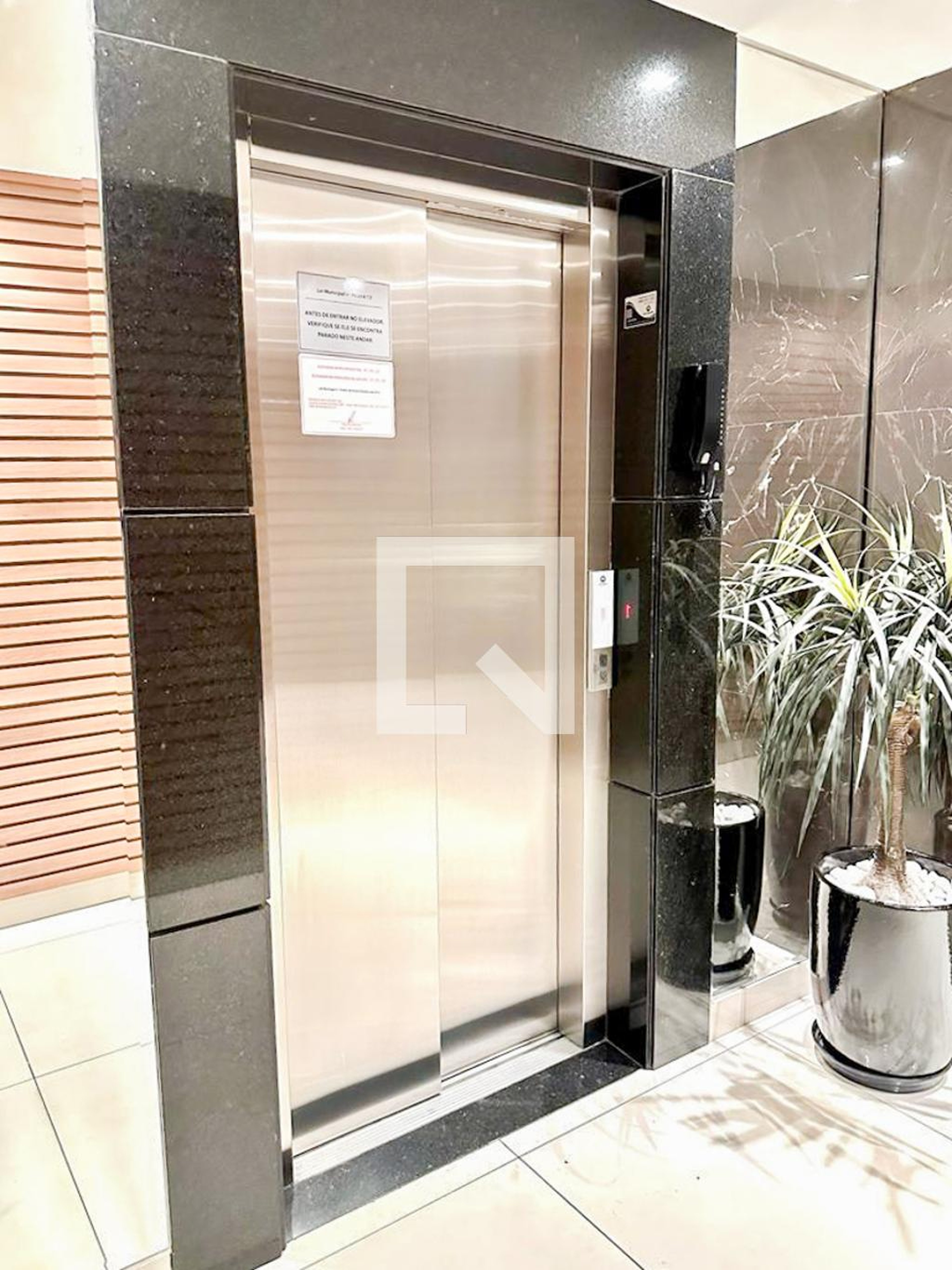Elevador - Edifício Siena