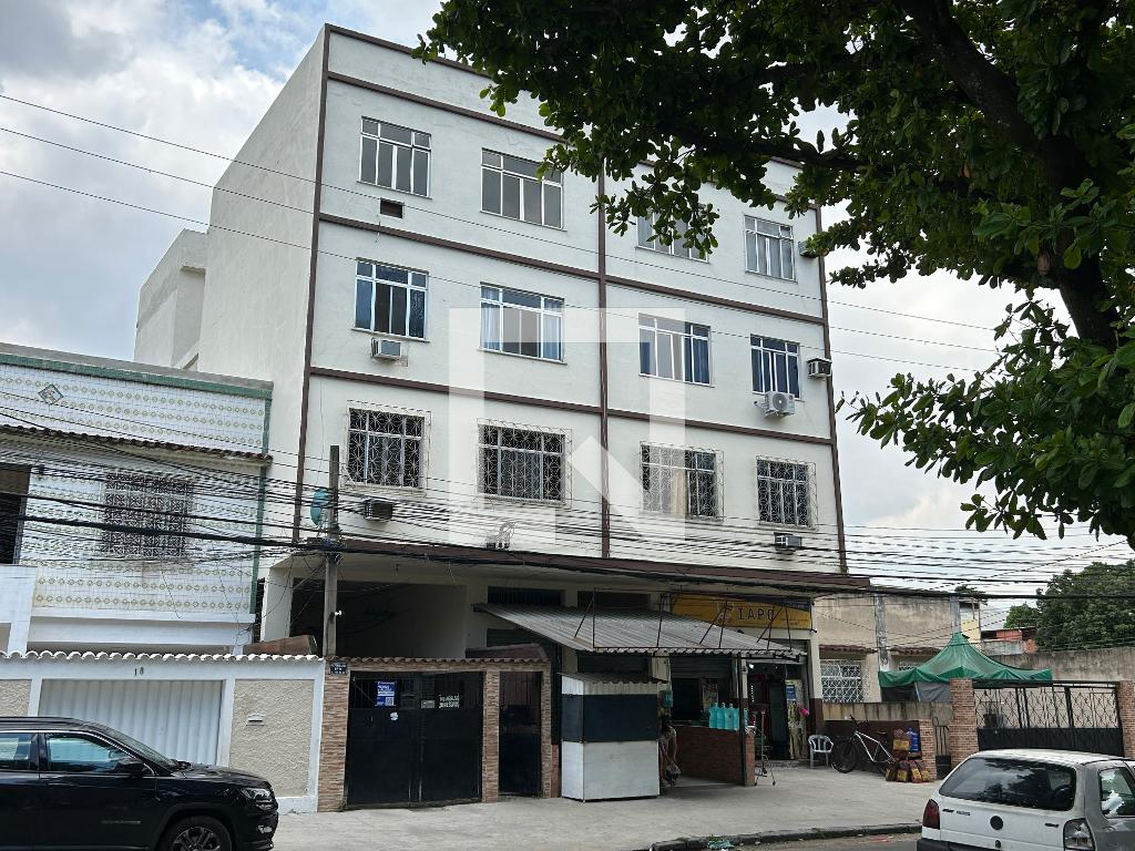 Fachada Condomínio em Rua Tomaz Alves, 14