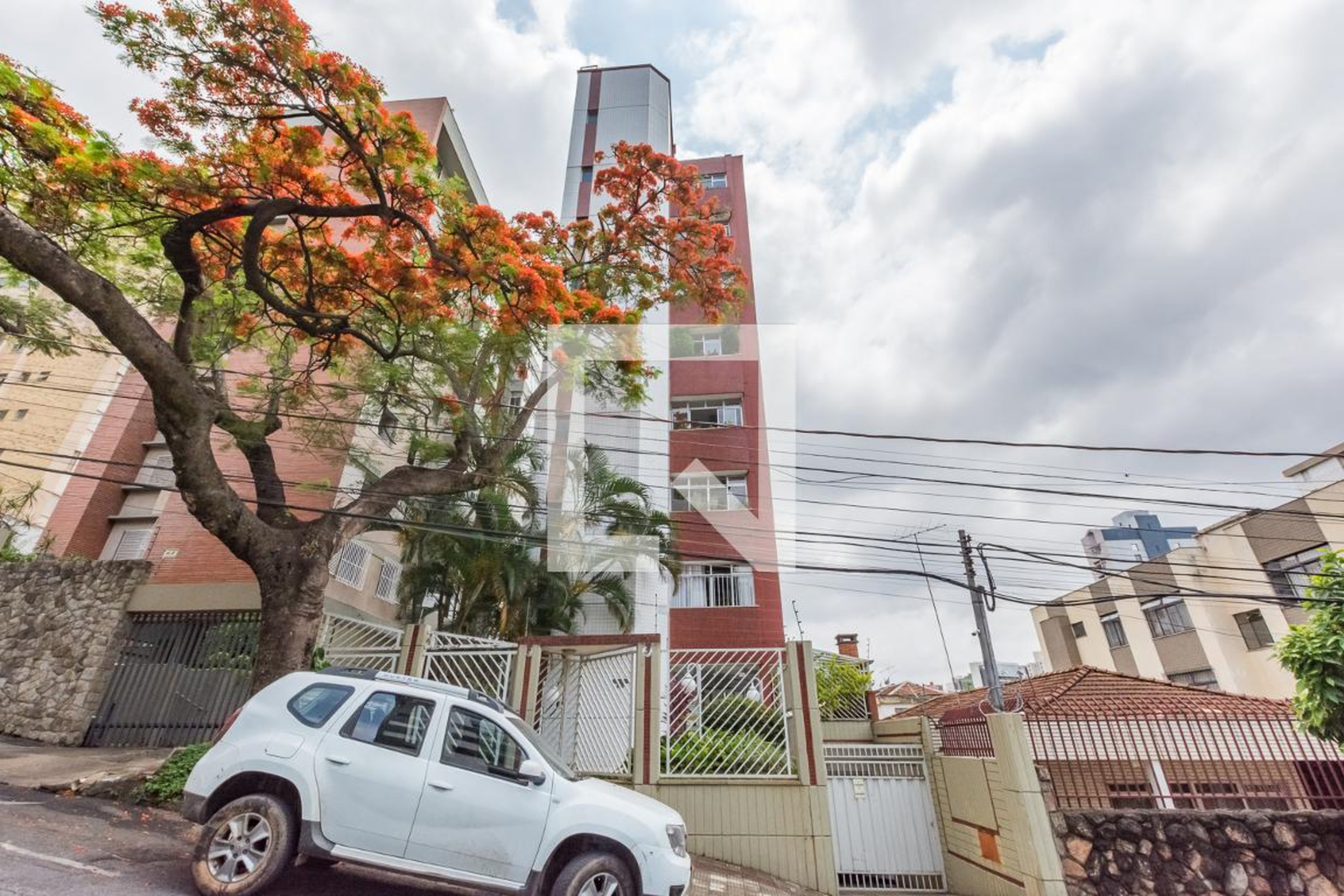 Fachada Condomínio em Rua Ludgéro Dolabela, 261