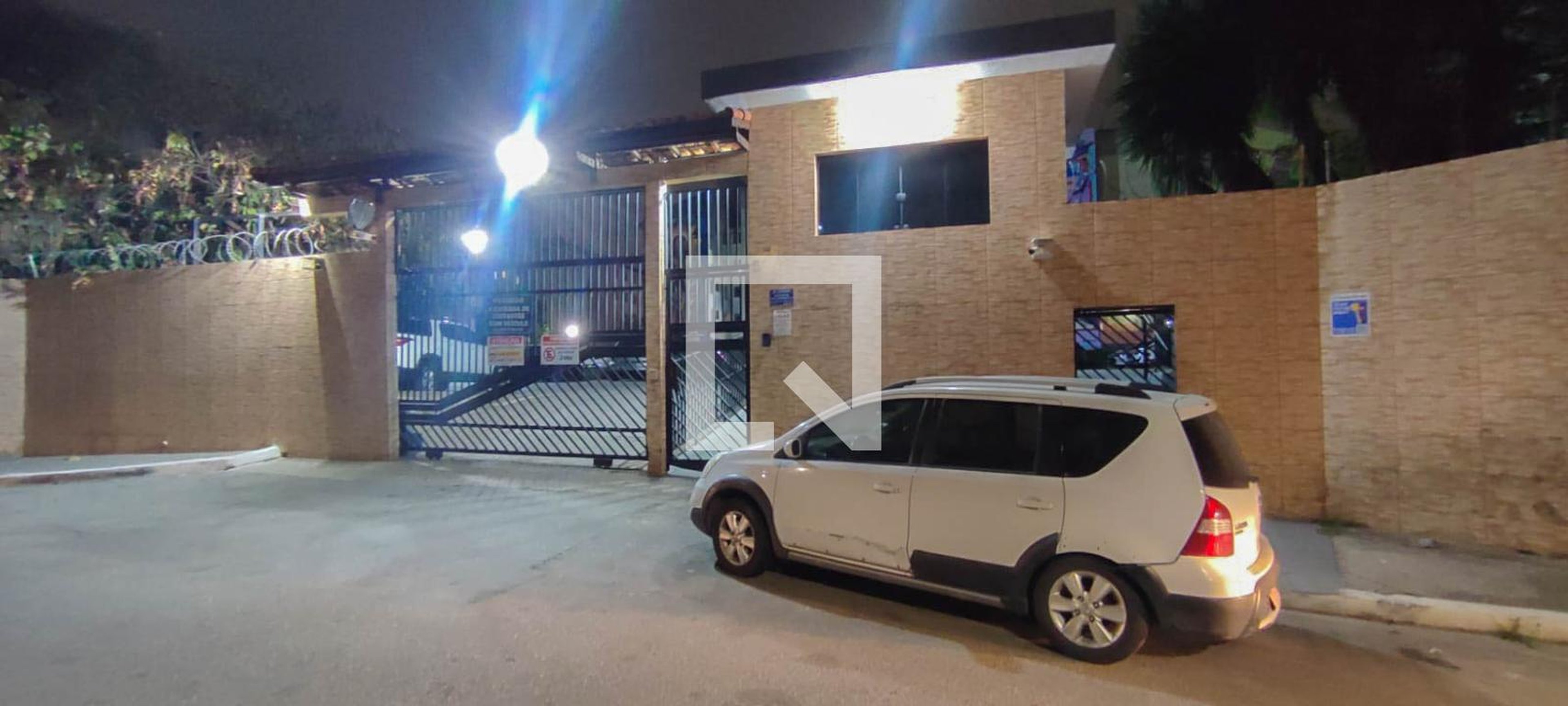 Fachada Condomínio em Rua Japichaua, 506