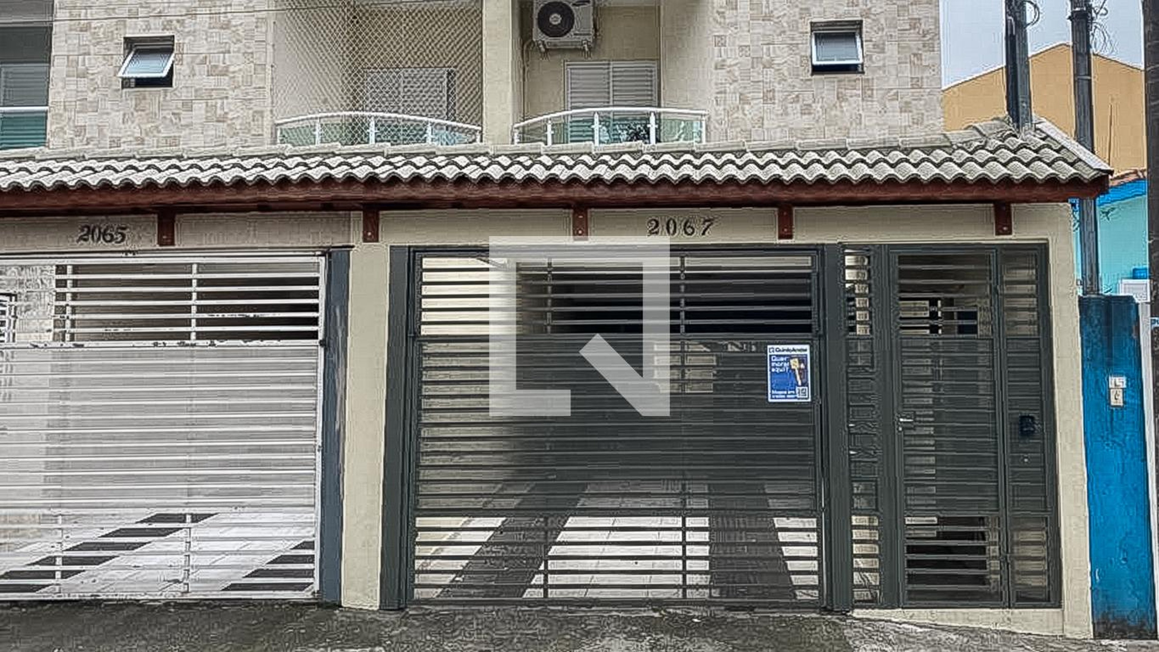 Fachada Condomínio em Rua das Laranjeiras, 2067