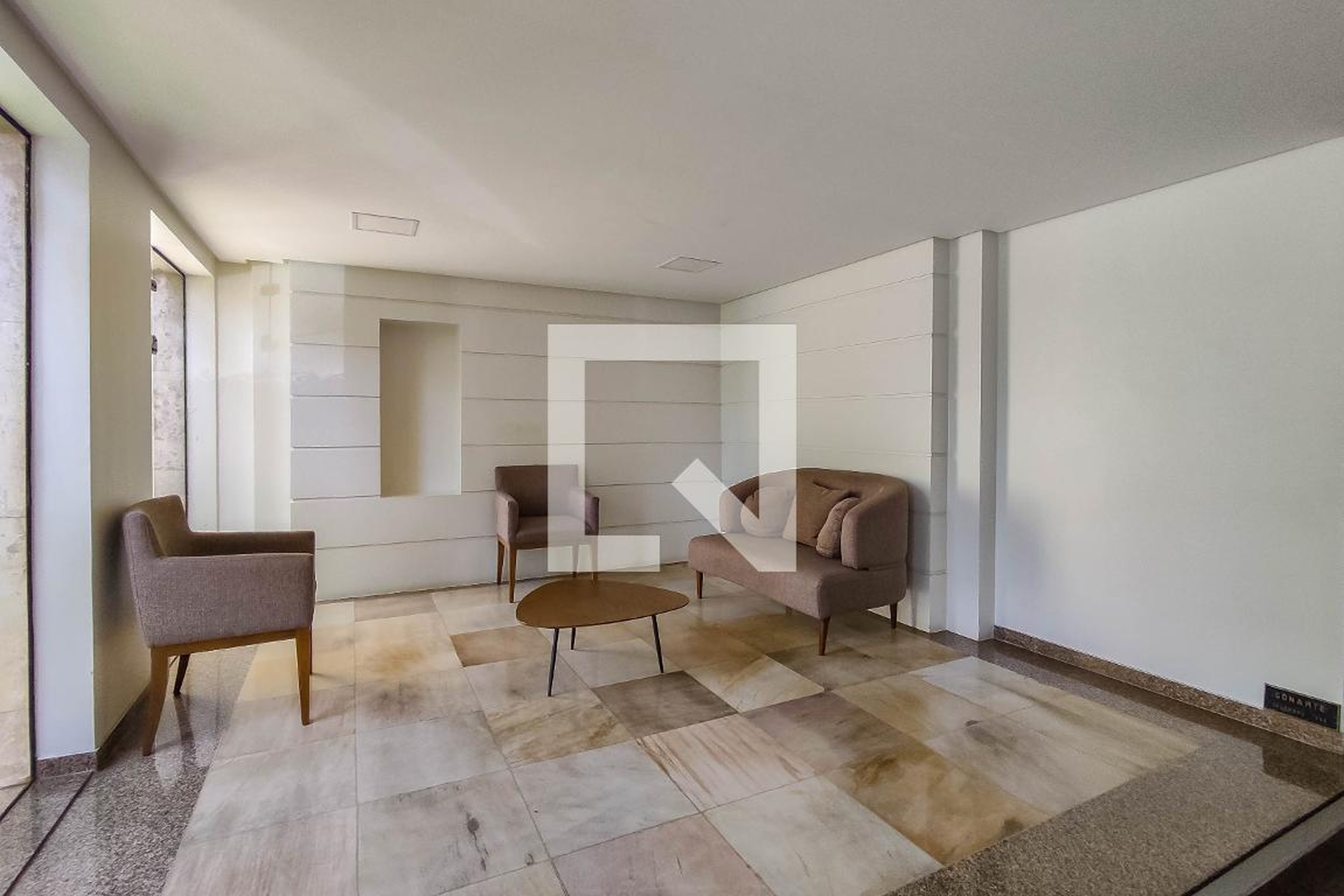 Hall de Entrada Condomínio em Rua São João Evangelista, 631