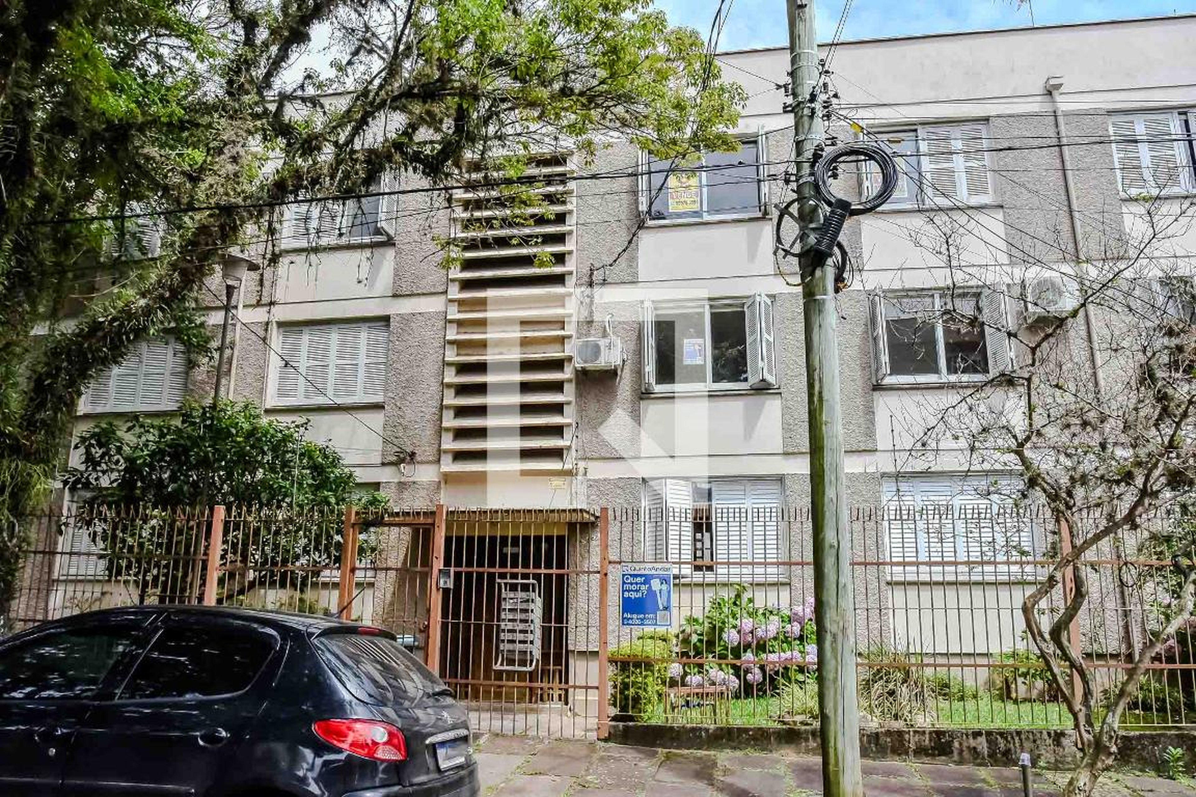 Fachada Condomínio em Rua Azevedo Sodré, 525