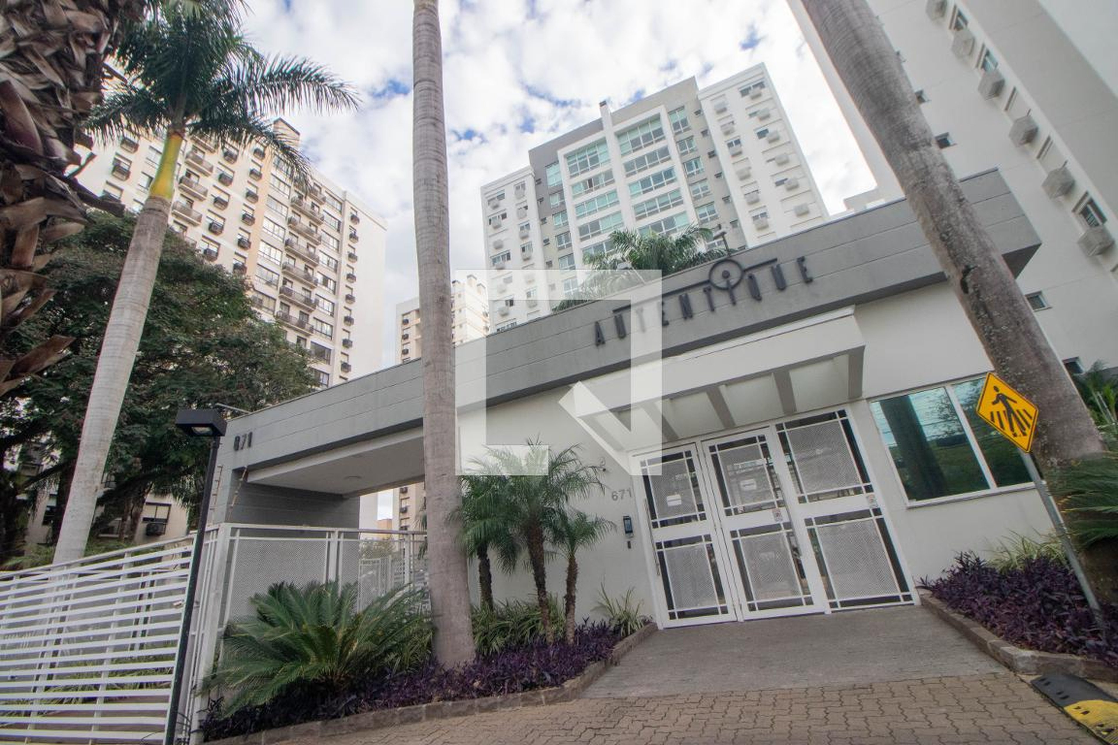 Fachada Condomínio em Rua Jaraguá, 671