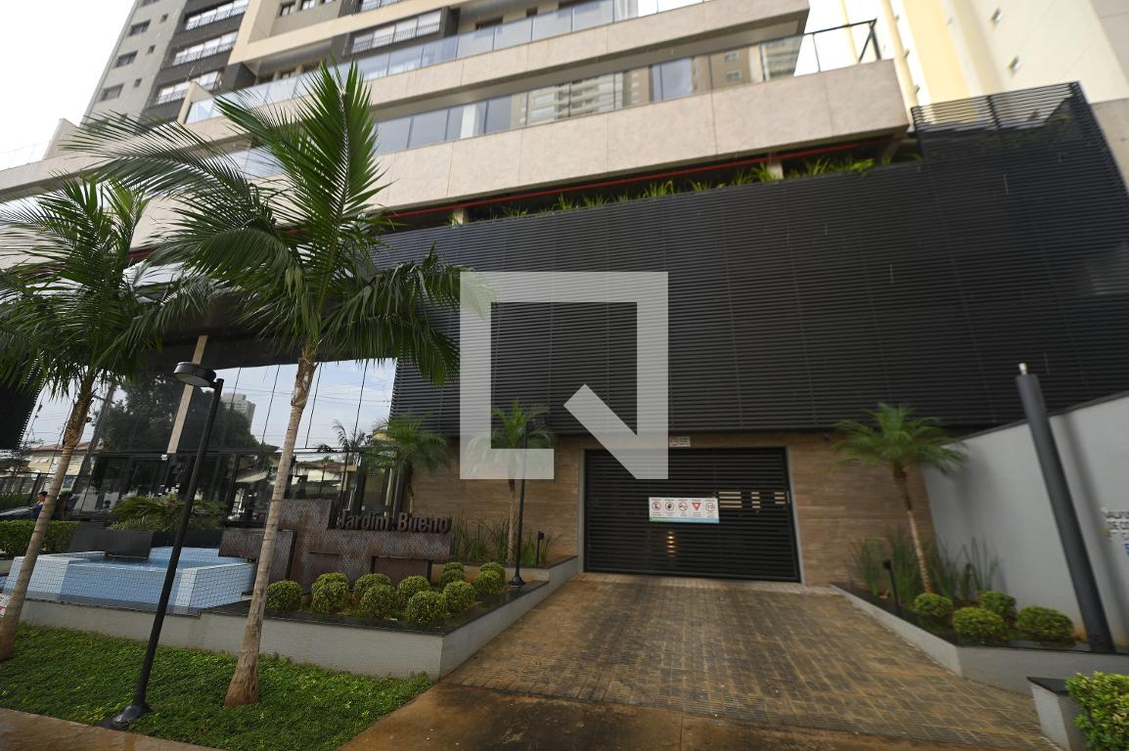 Fachada Condomínio em Rua C-228, 177