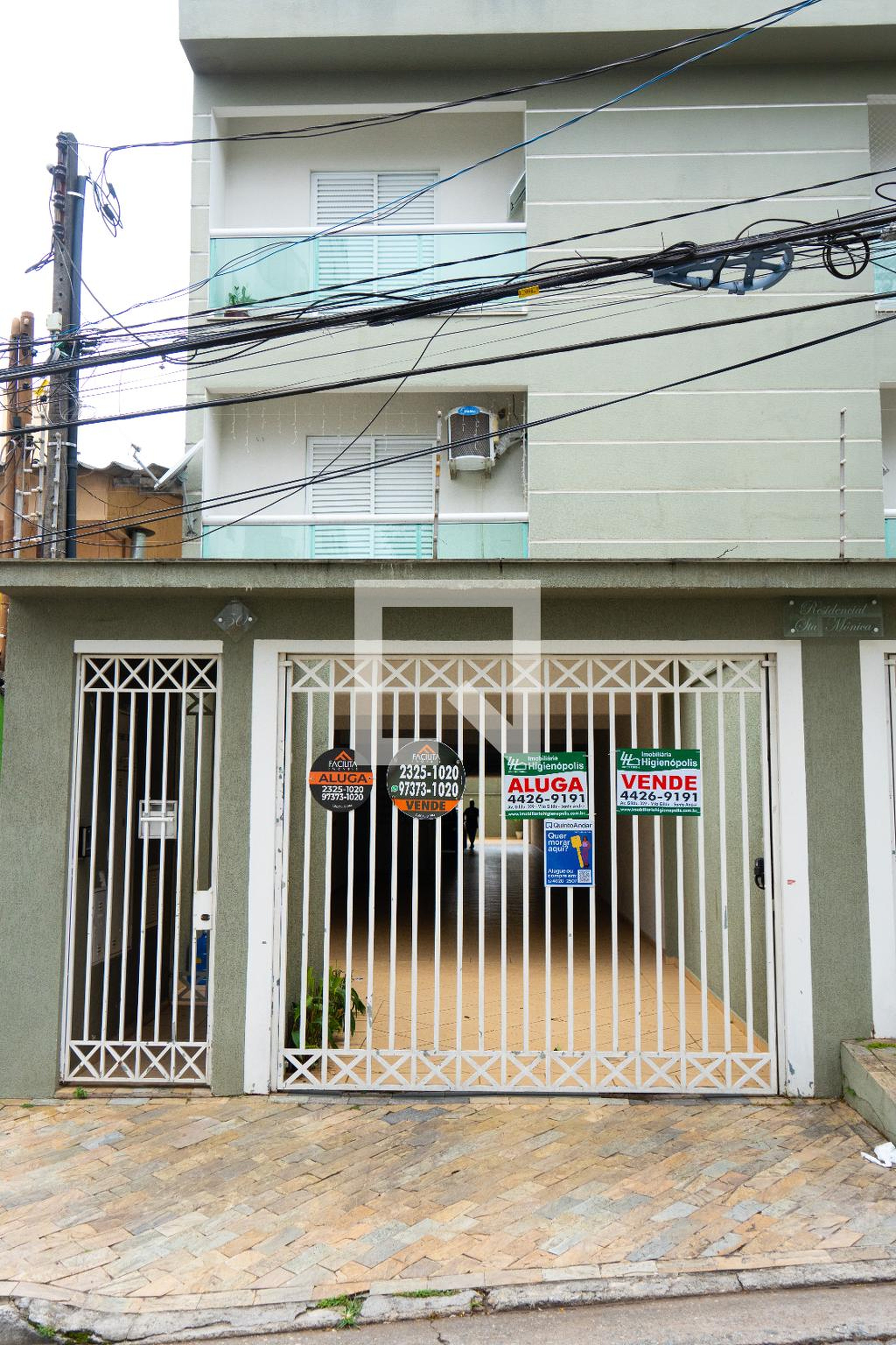 Fachada Condomínio em Rua Santa Mônica, 50