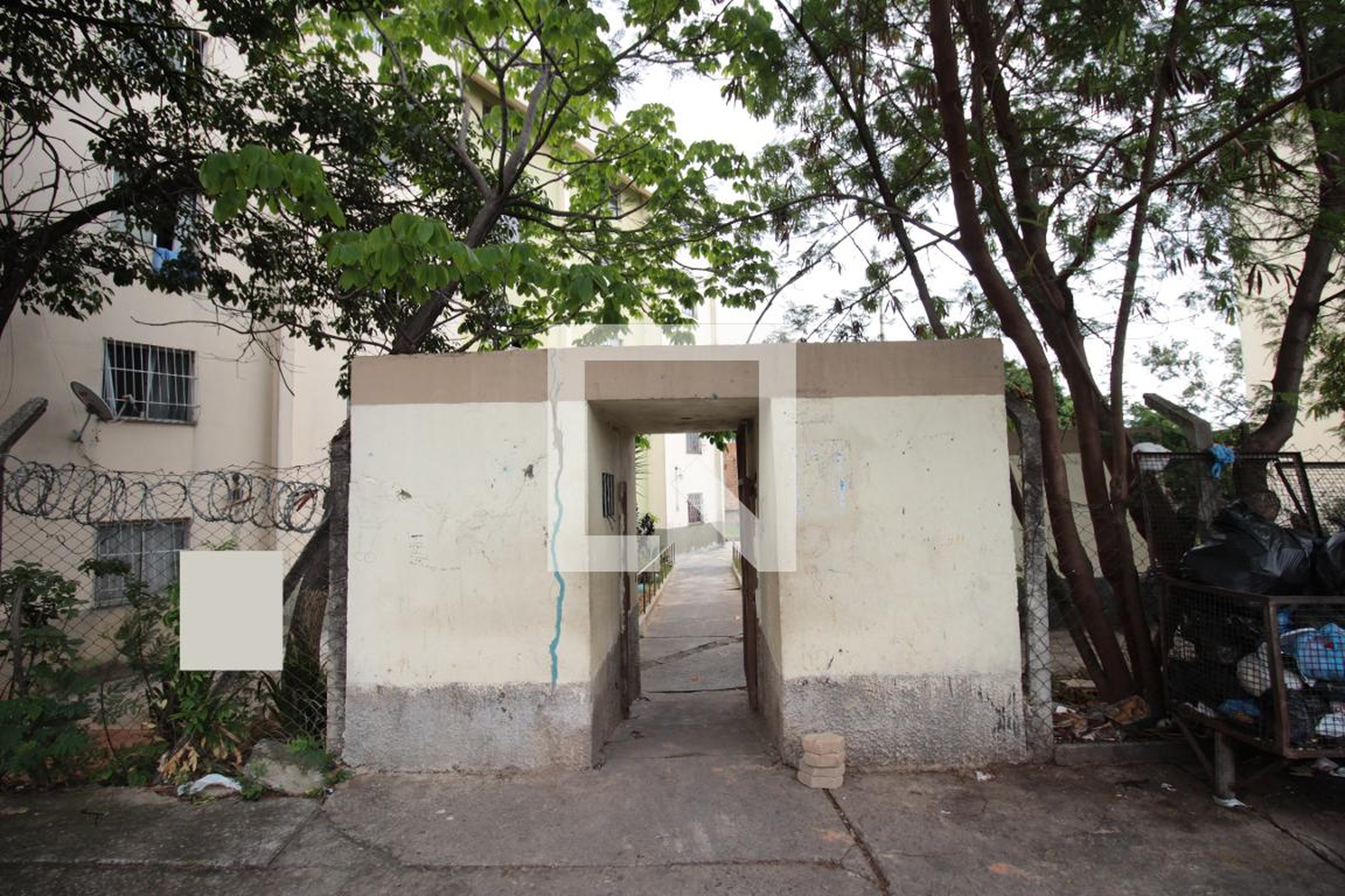 Fachada Condomínio em Rua Alberto Martins, 159