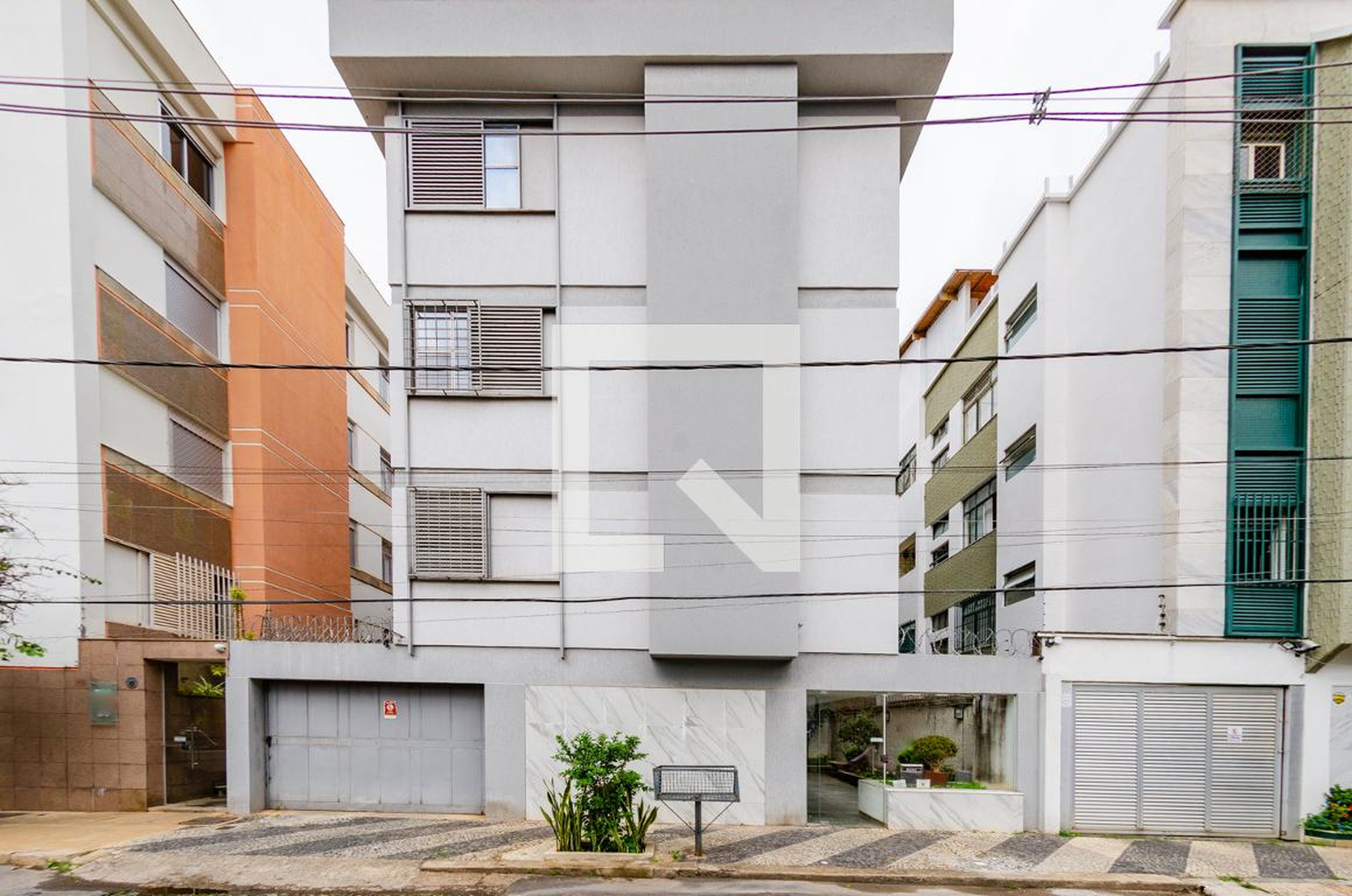 Fachada Condomínio em Rua Professor Júlio Mourão, 76