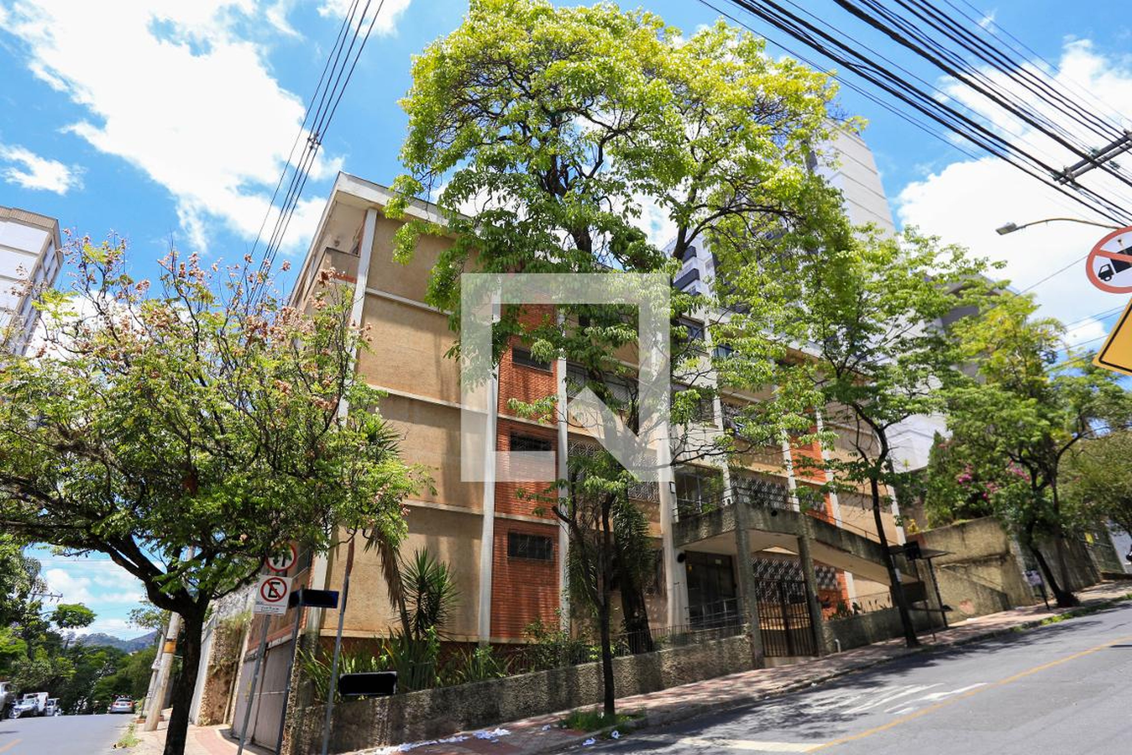 Fachada Condomínio em Rua Leopoldina, 771