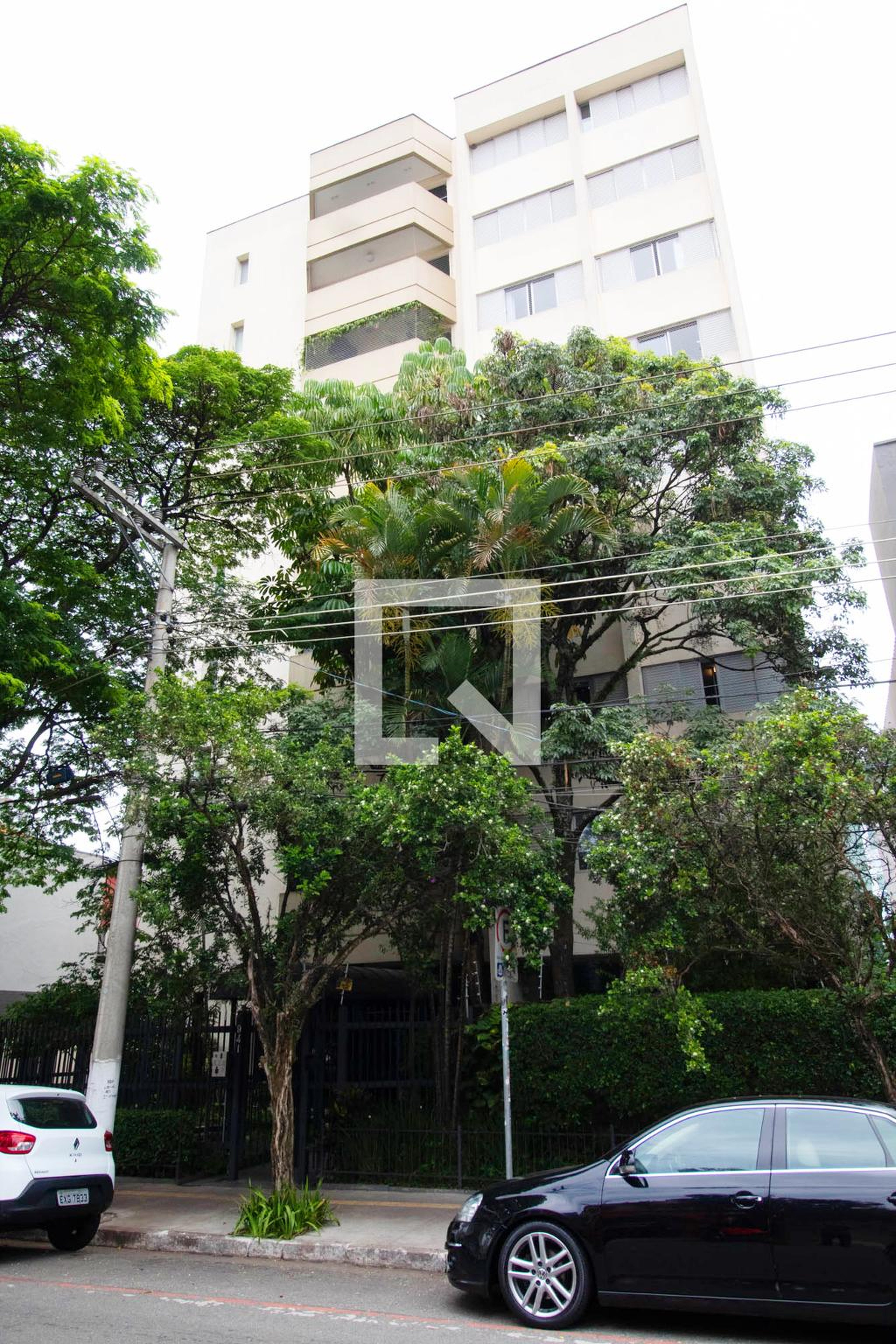 Fachada Condomínio Fradique Coutinho