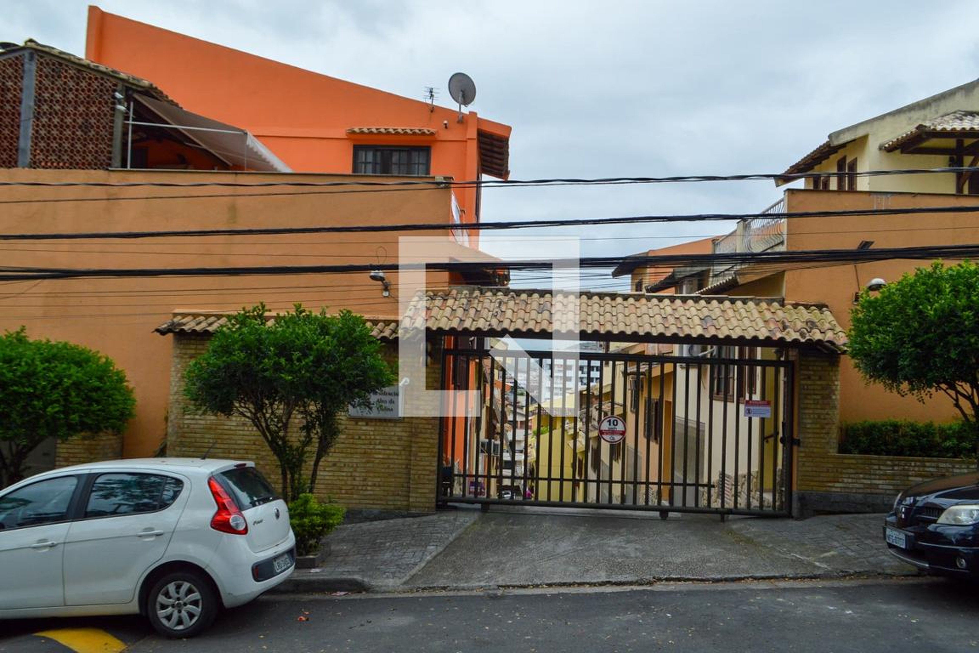 Fachada Condomínio em Rua Maença, 207