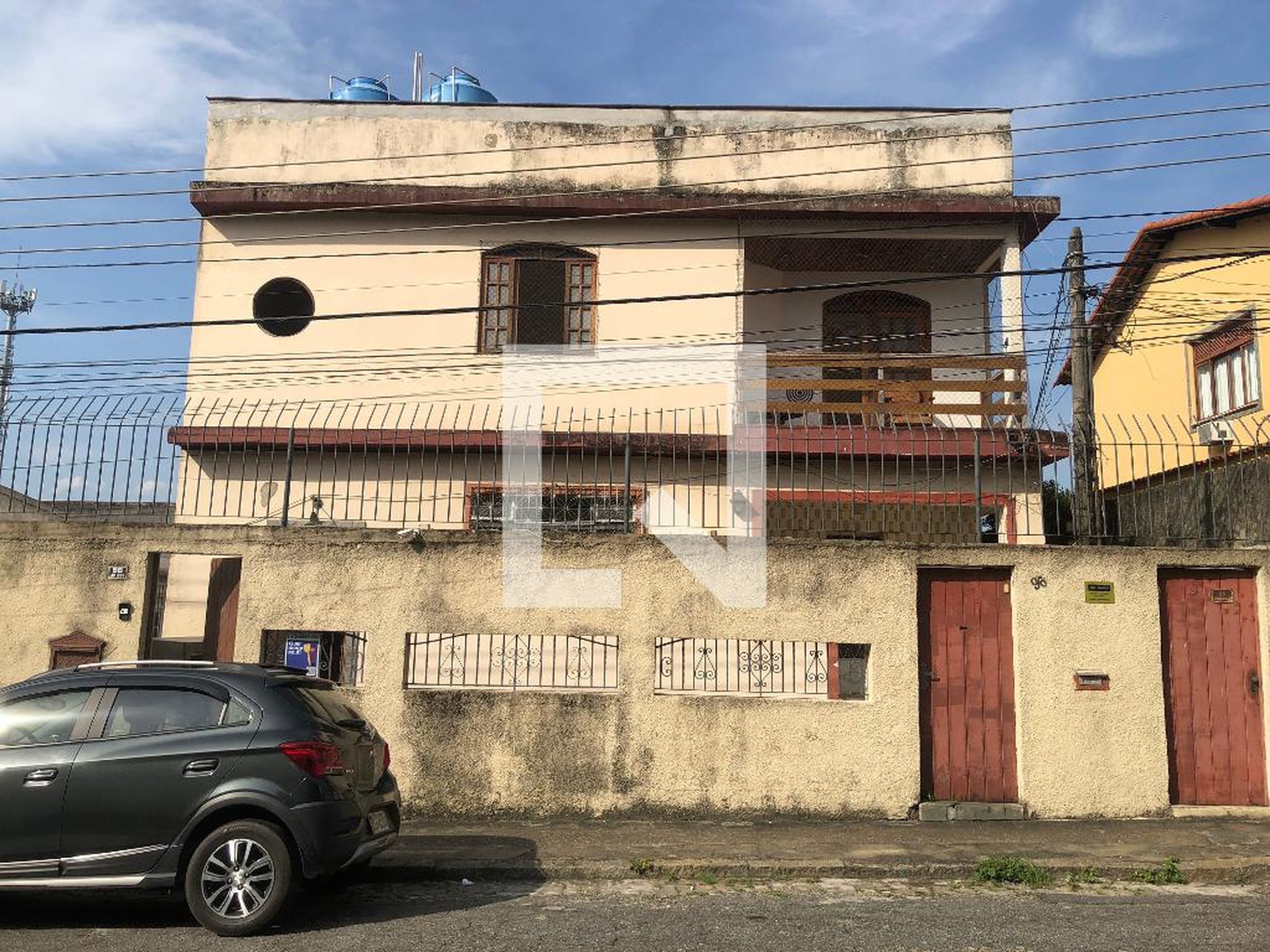 Fachada Condomínio em Rua Hugo Leal, 96