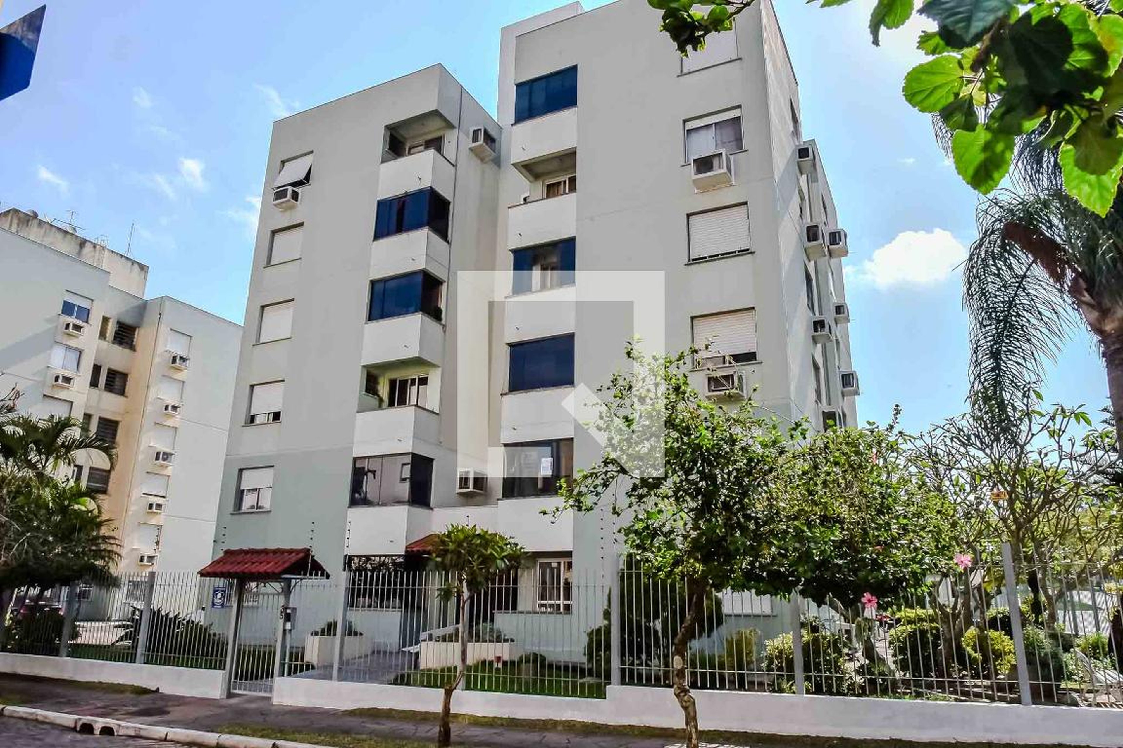 Fachada Condomínio em Rua Professor Joaber Pereira, 35