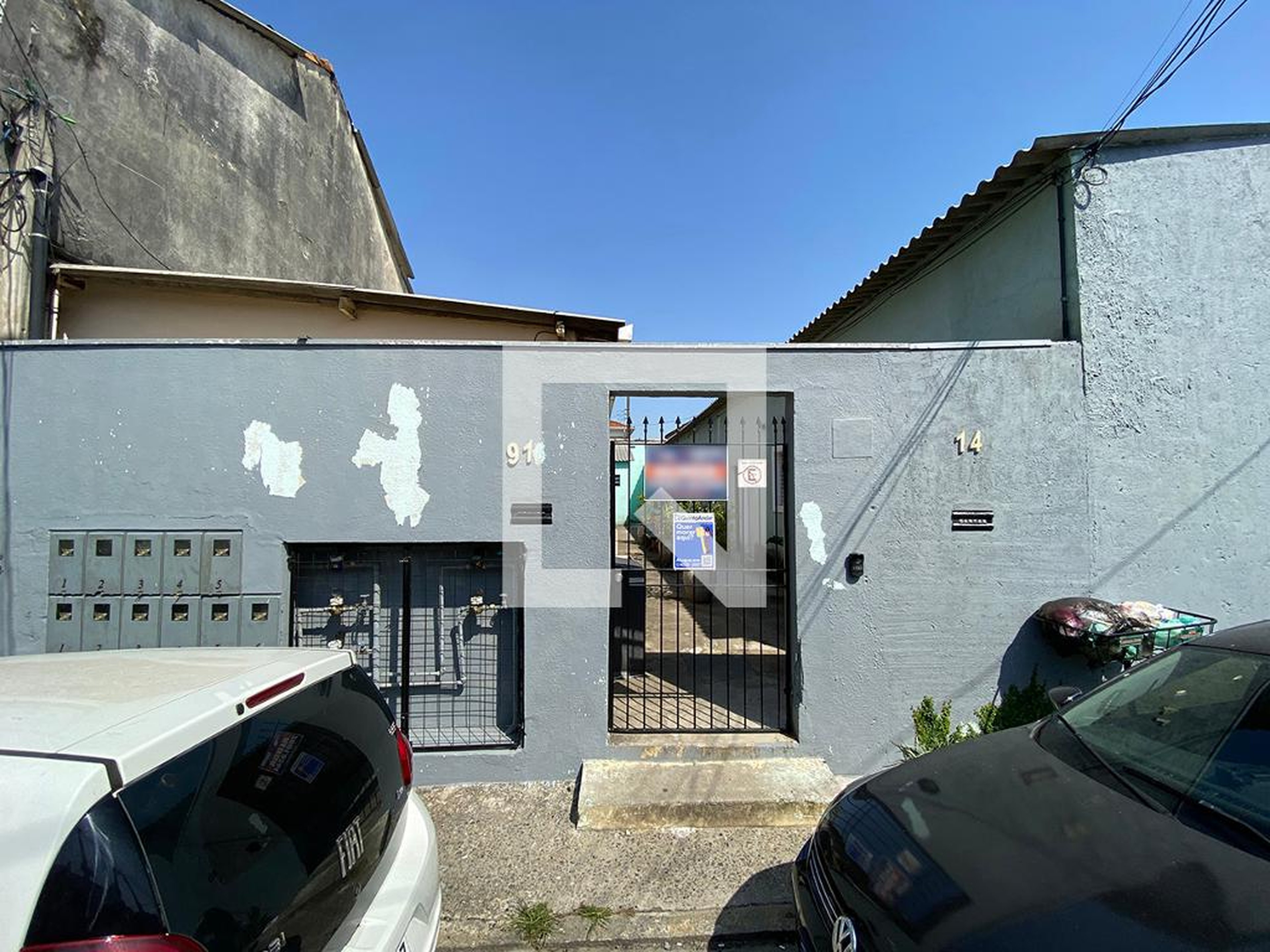 Fachada Condomínio em Rua Francisco Gouveia, 16