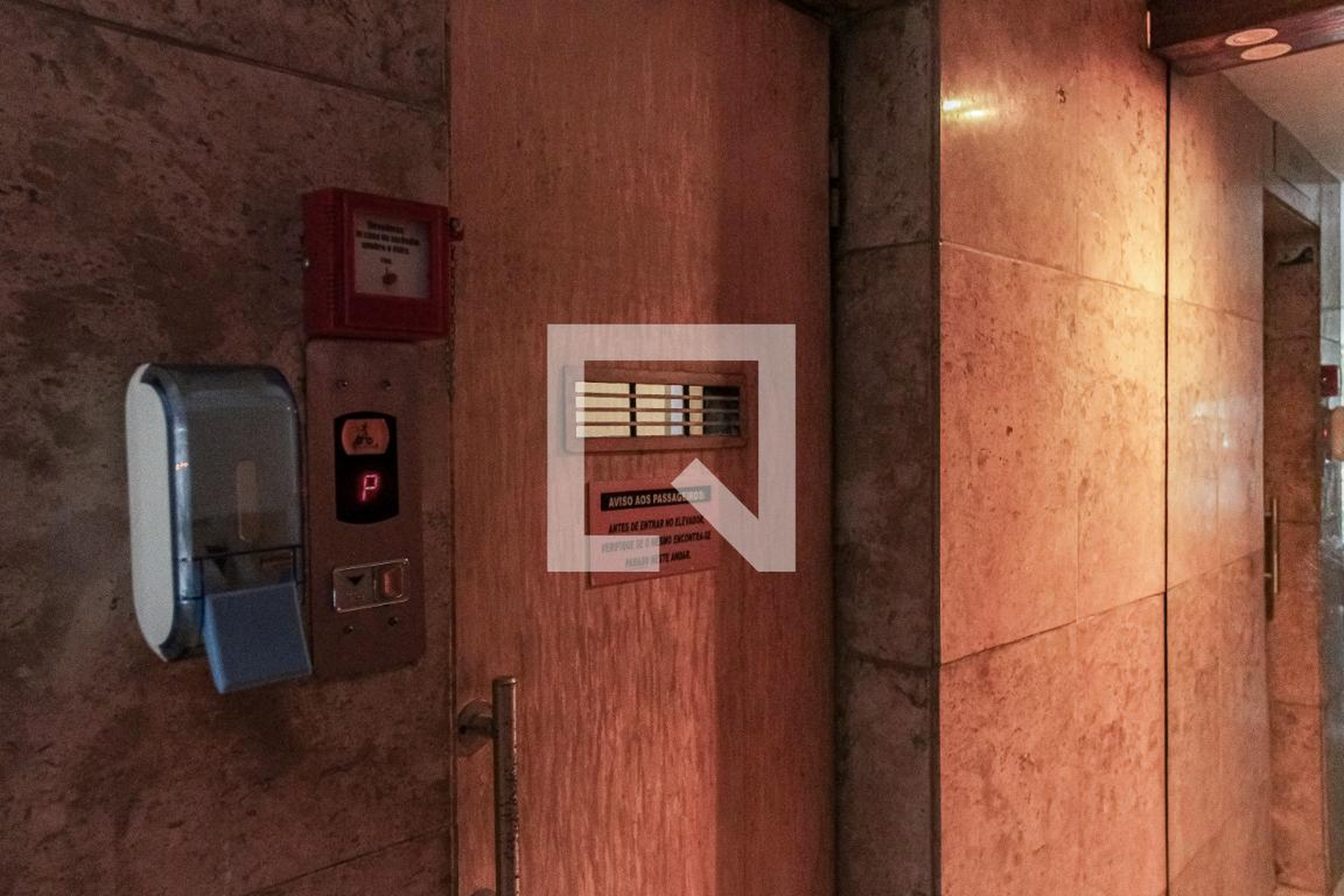 Elevador - Edificio Noe