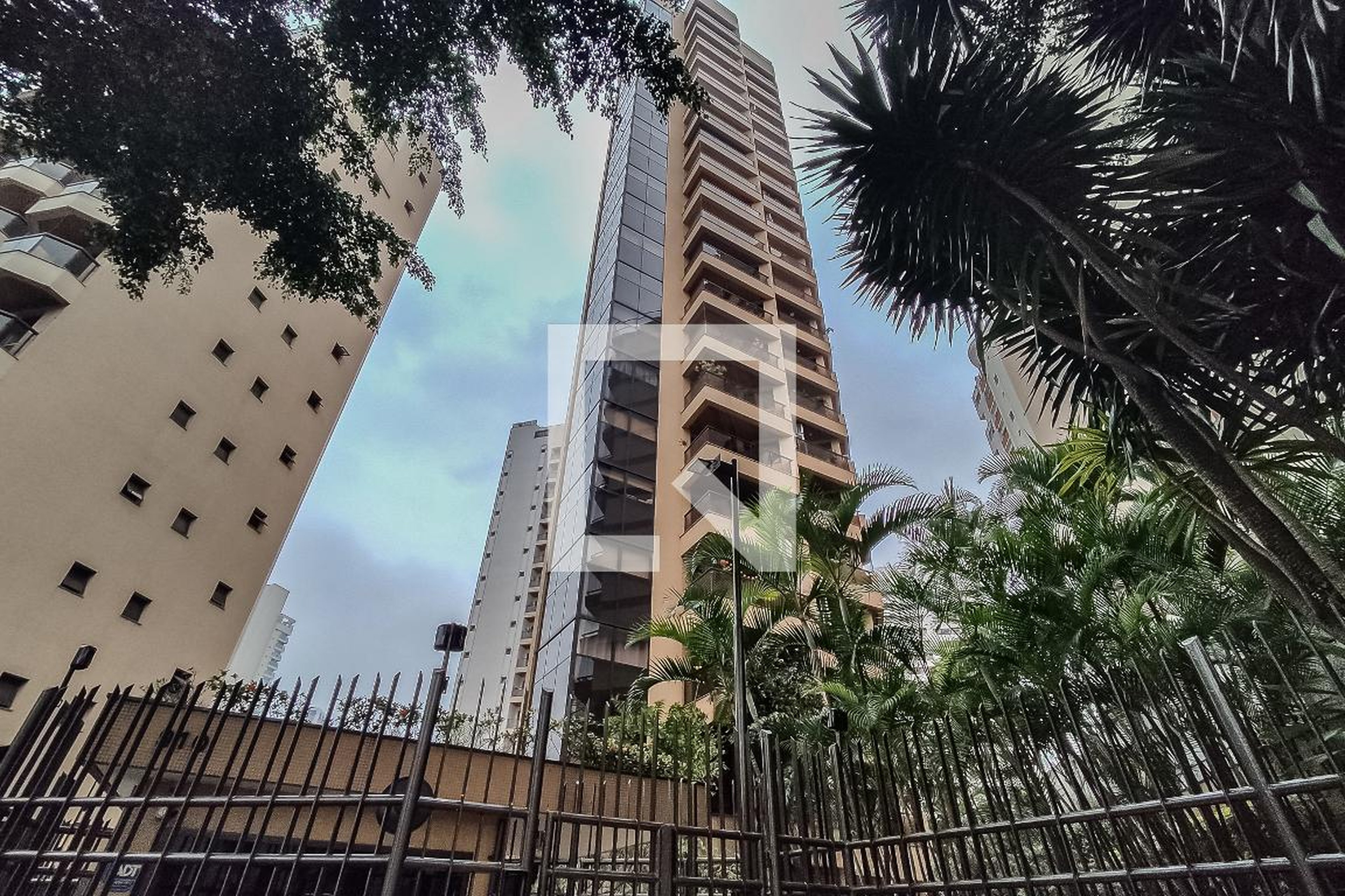 Fachada Condomínio Glen Miller