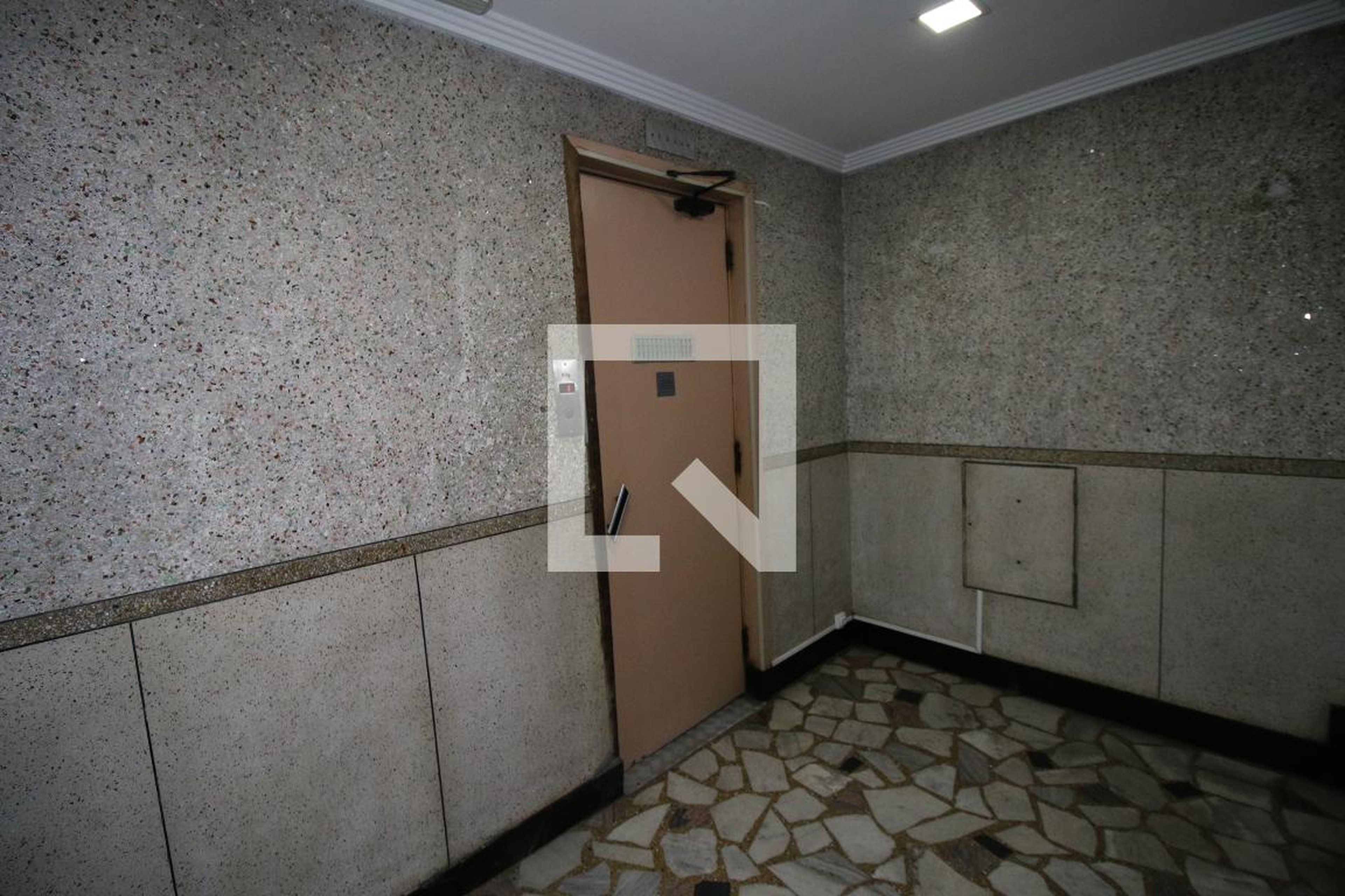 Elevador - Edifício Quatro de Novembro