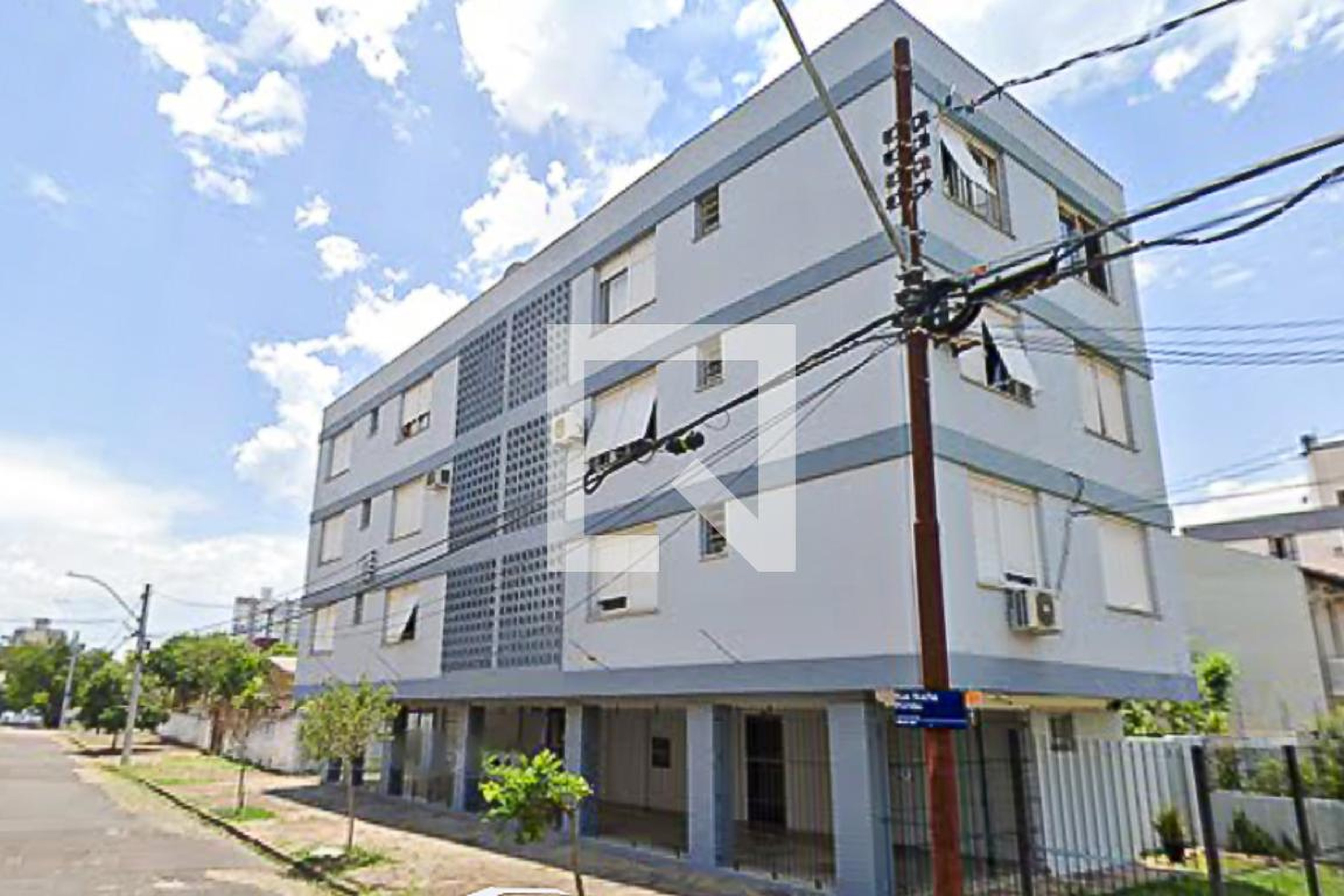 Fachada Condomínio em Rua Rocha Pombo, 120