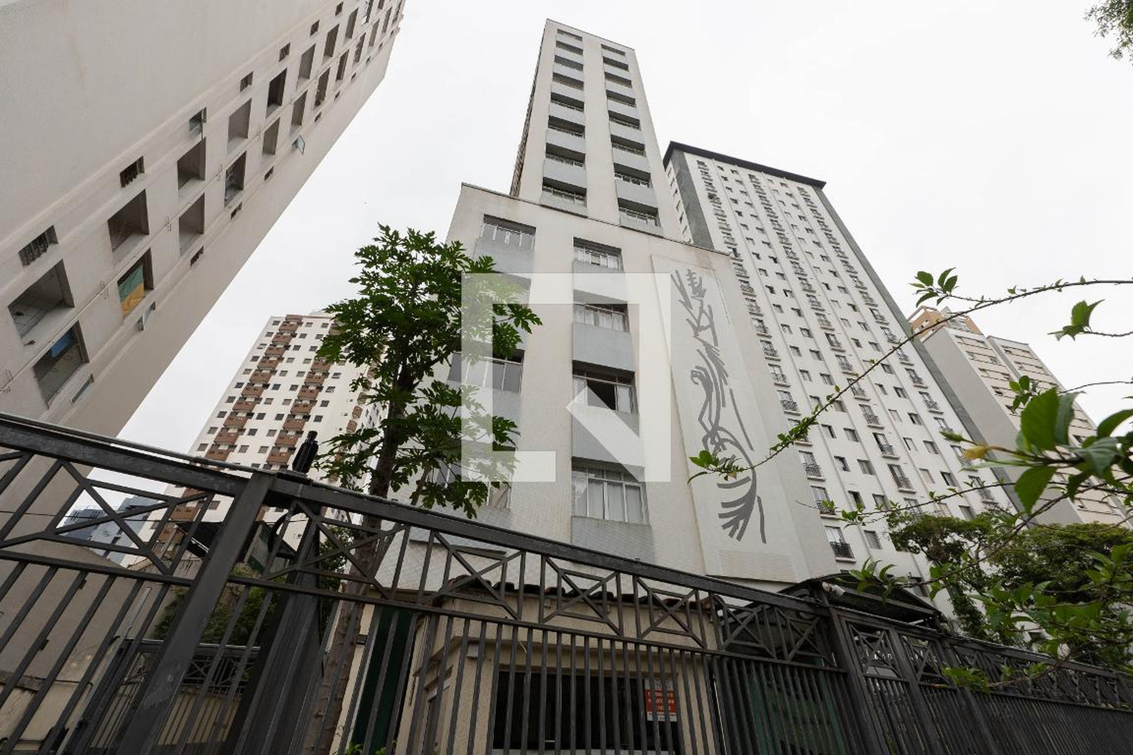 Fachada Condomínio em Rua Doutor Plínio Barreto, 96