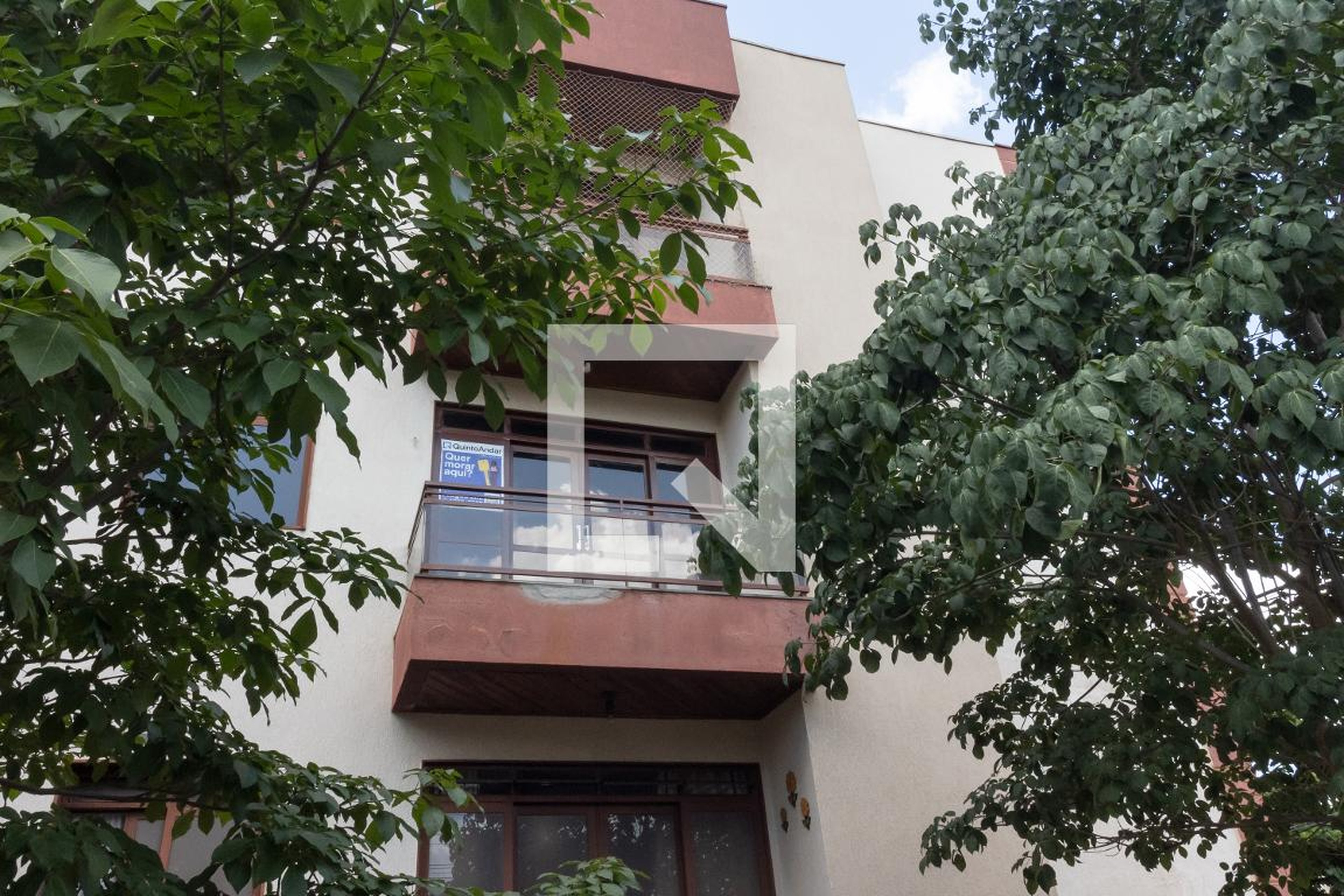 Fachada Condomínio em Rua Doutor Paulo Barra, 1205