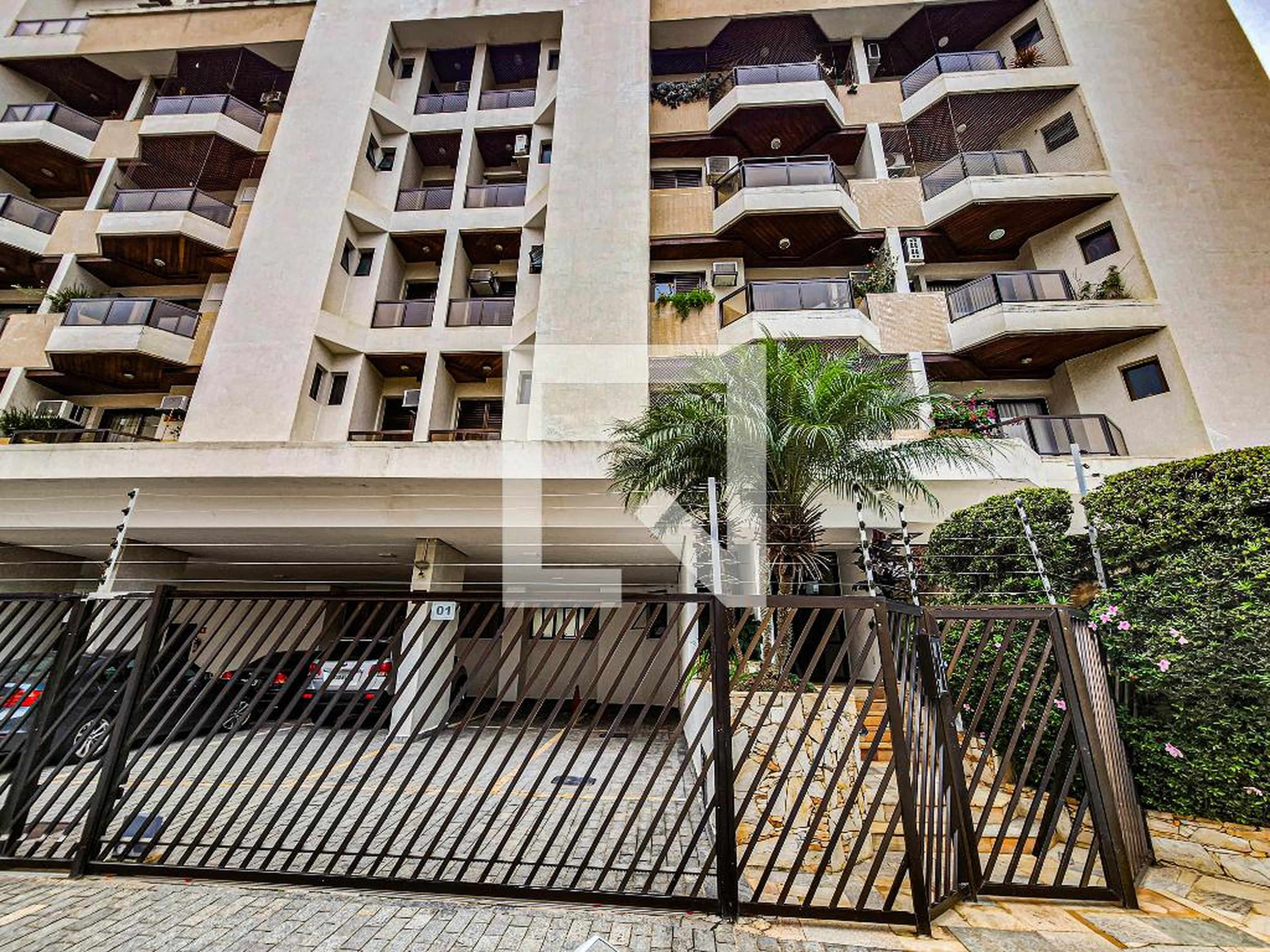 Fachada do Prédio Condomínio em Rua Bandeirantes, 68