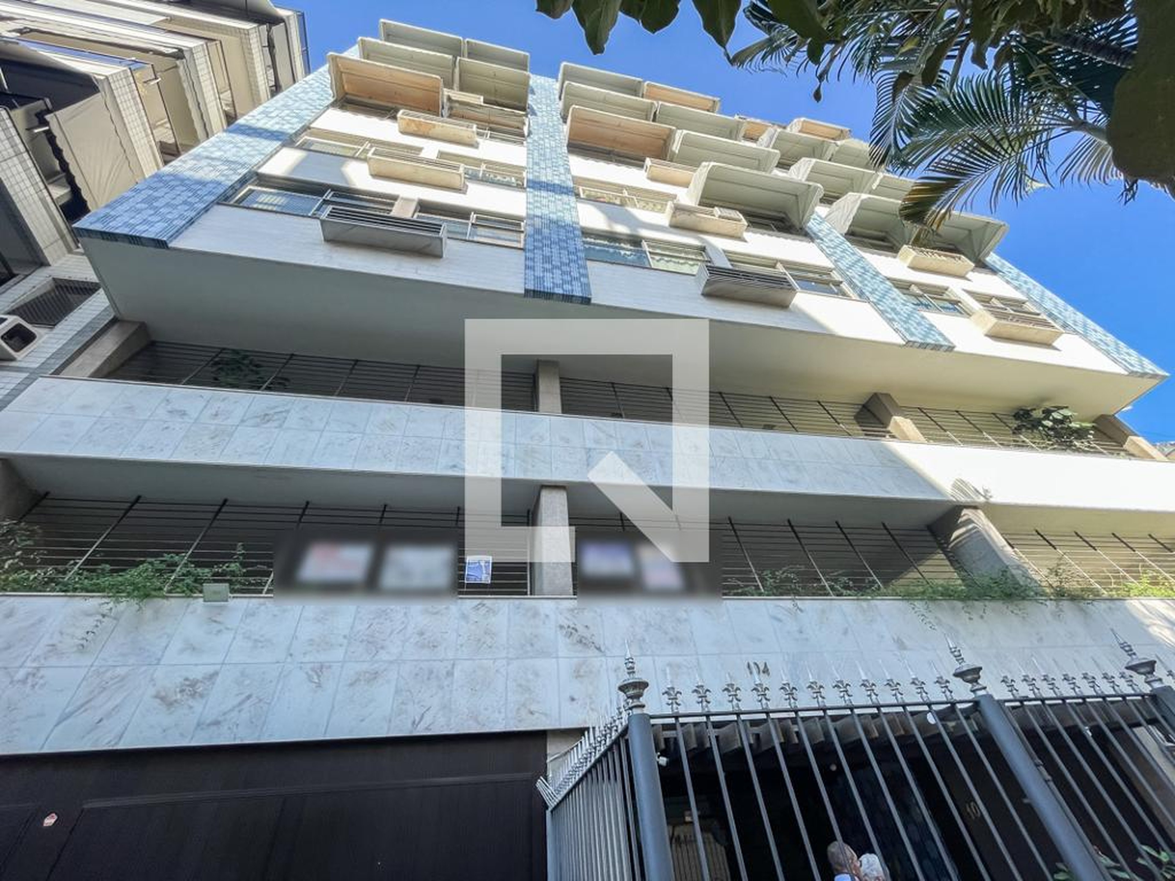 Fachada Condomínio em Rua Professor Gabizo, 104