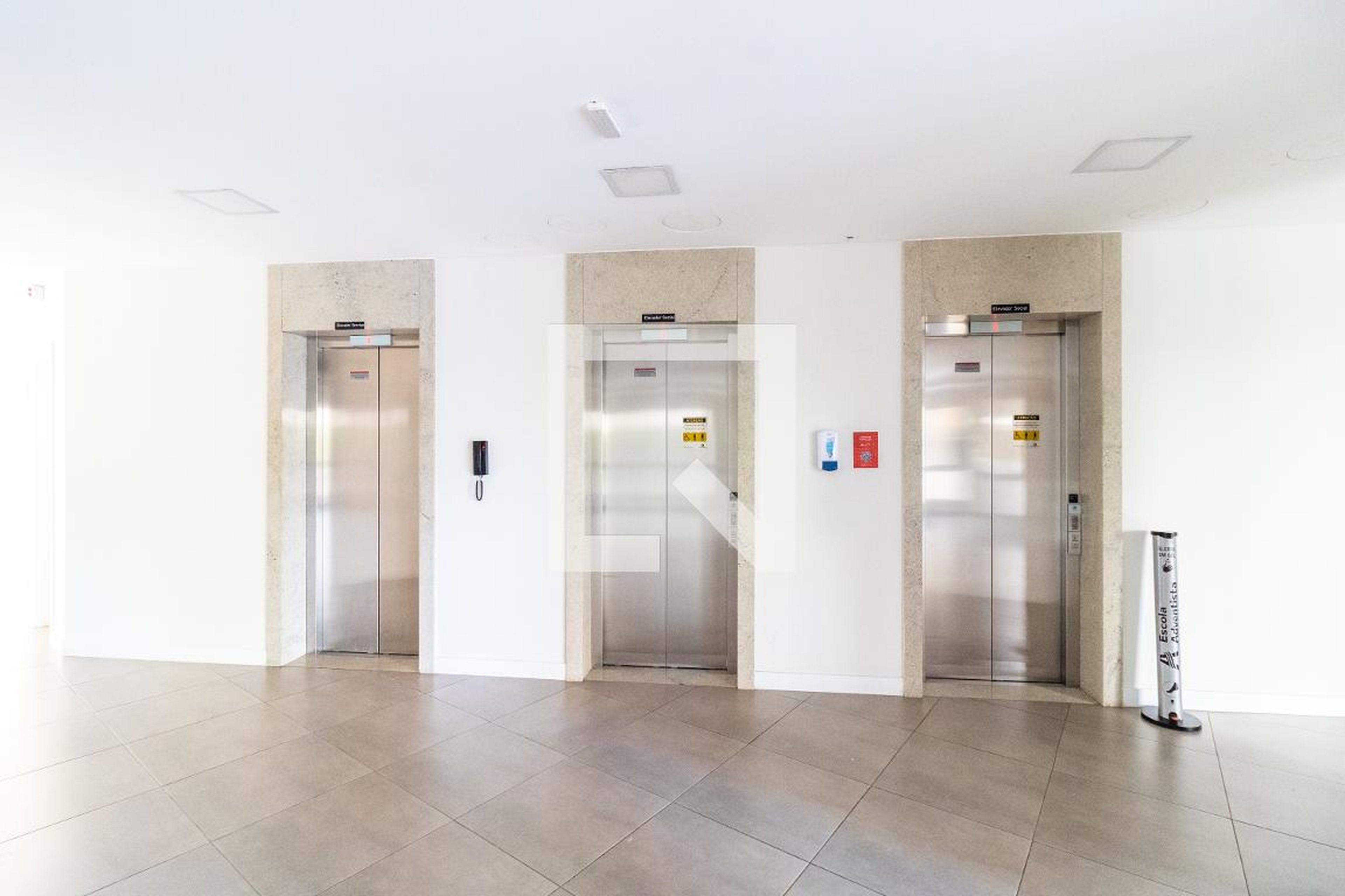 Hall de entrada Condomínio em Avenida Farroupilha, 550