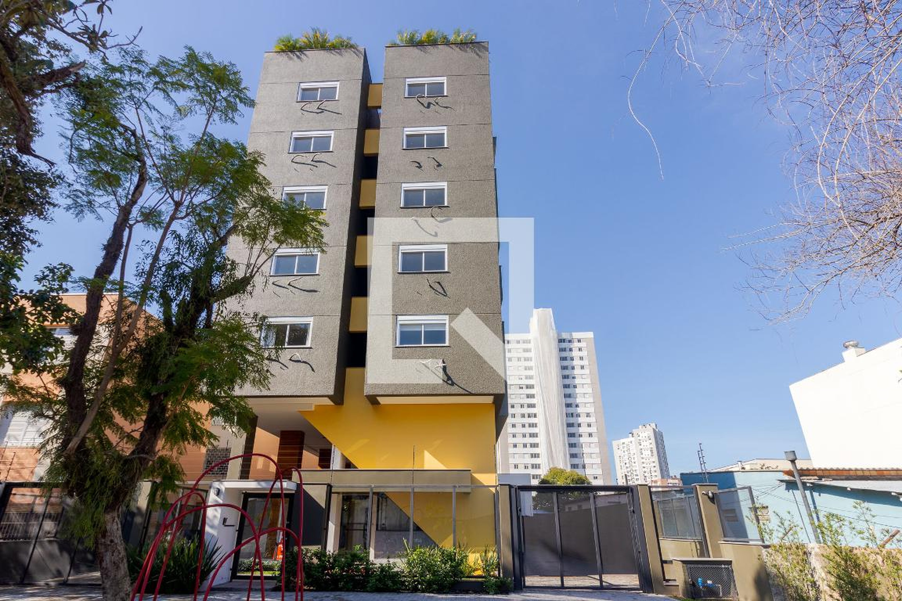 Fachada Condomínio em Rua Professor Cristiano Fischer, 220