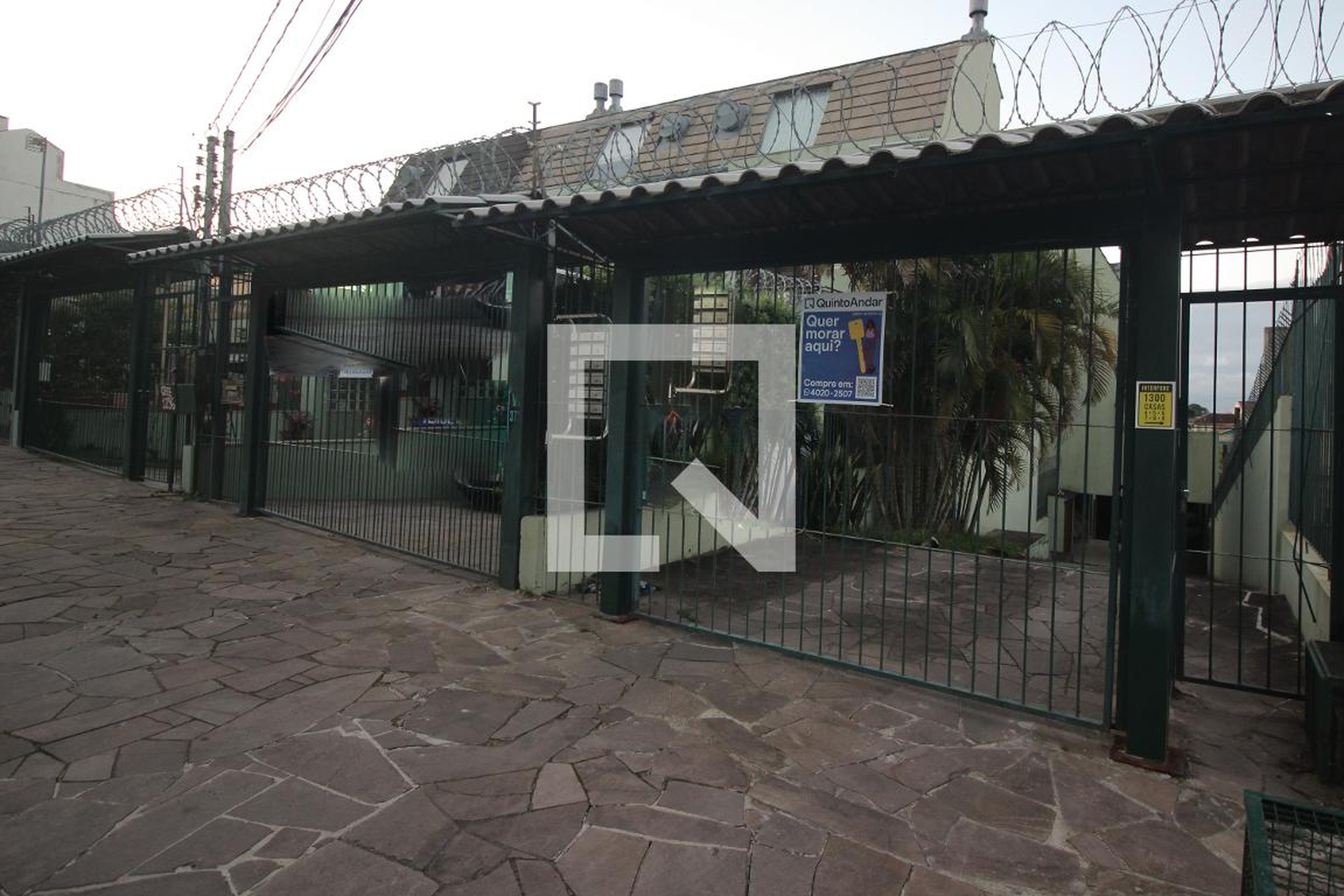 Fachada do condomínio Condomínio em Rua Liberal, 1300