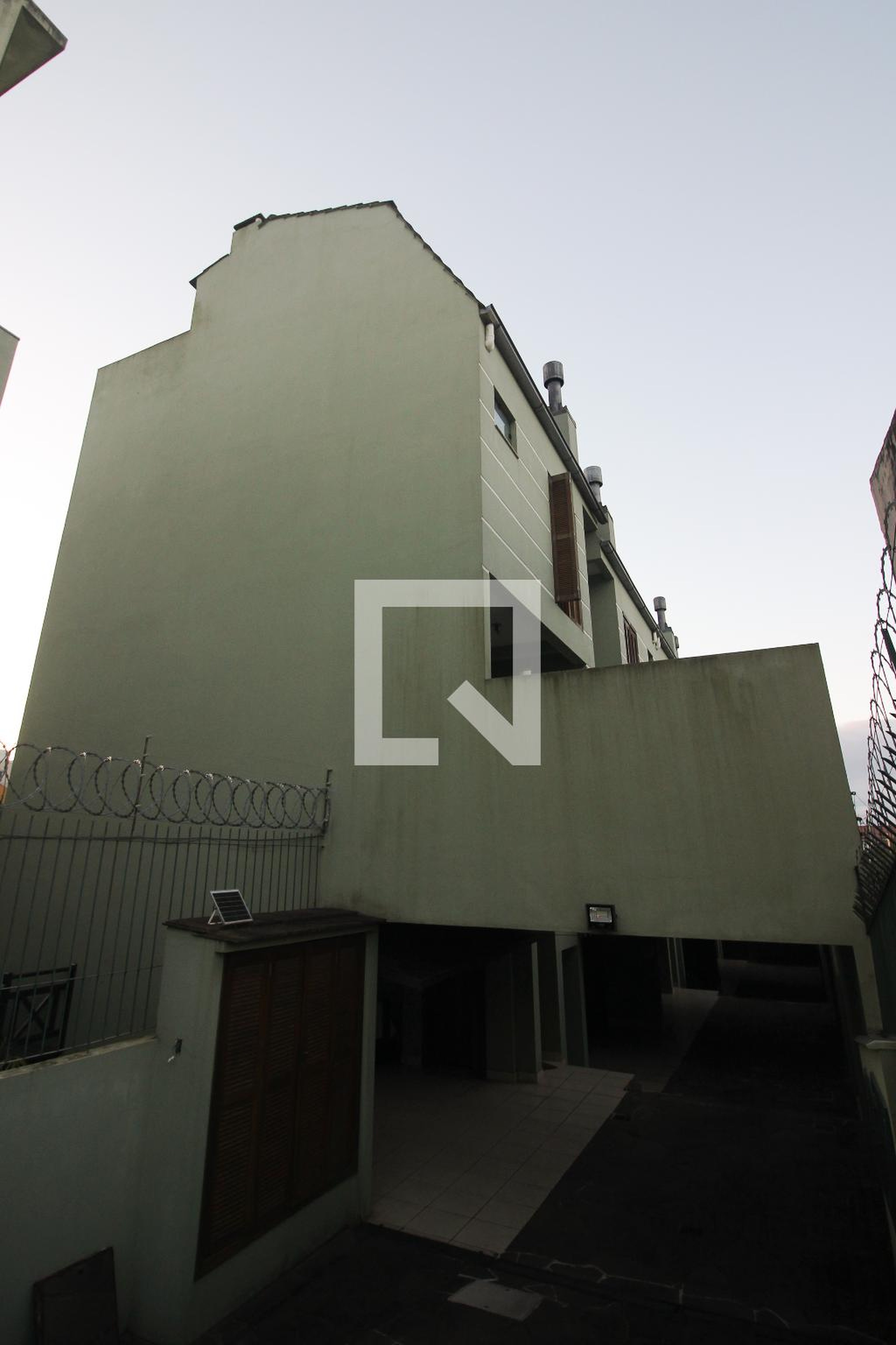 Fachada Condomínio em Rua Liberal, 1300