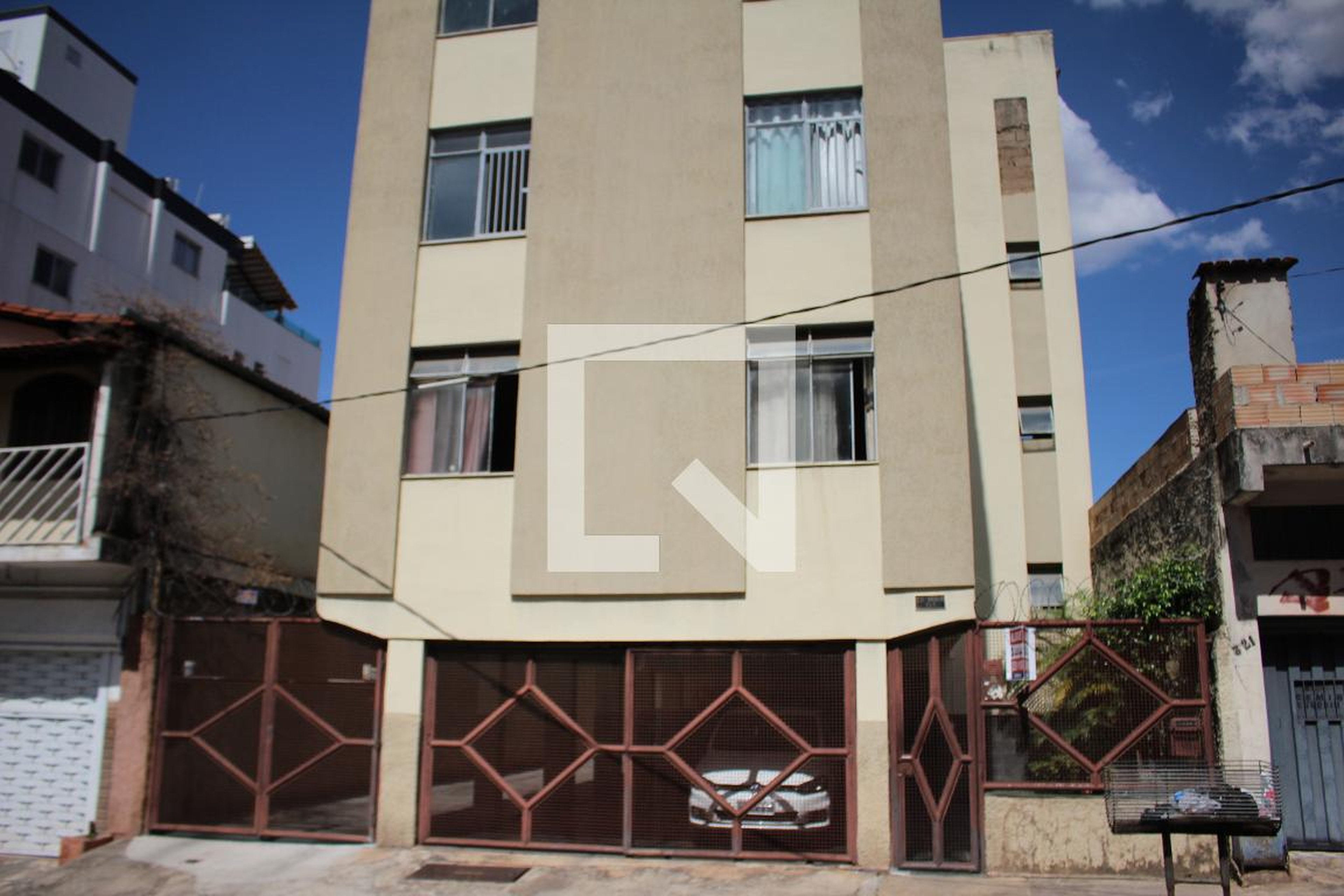 Fachada Condomínio em Rua Giovani José Chiodi, 317