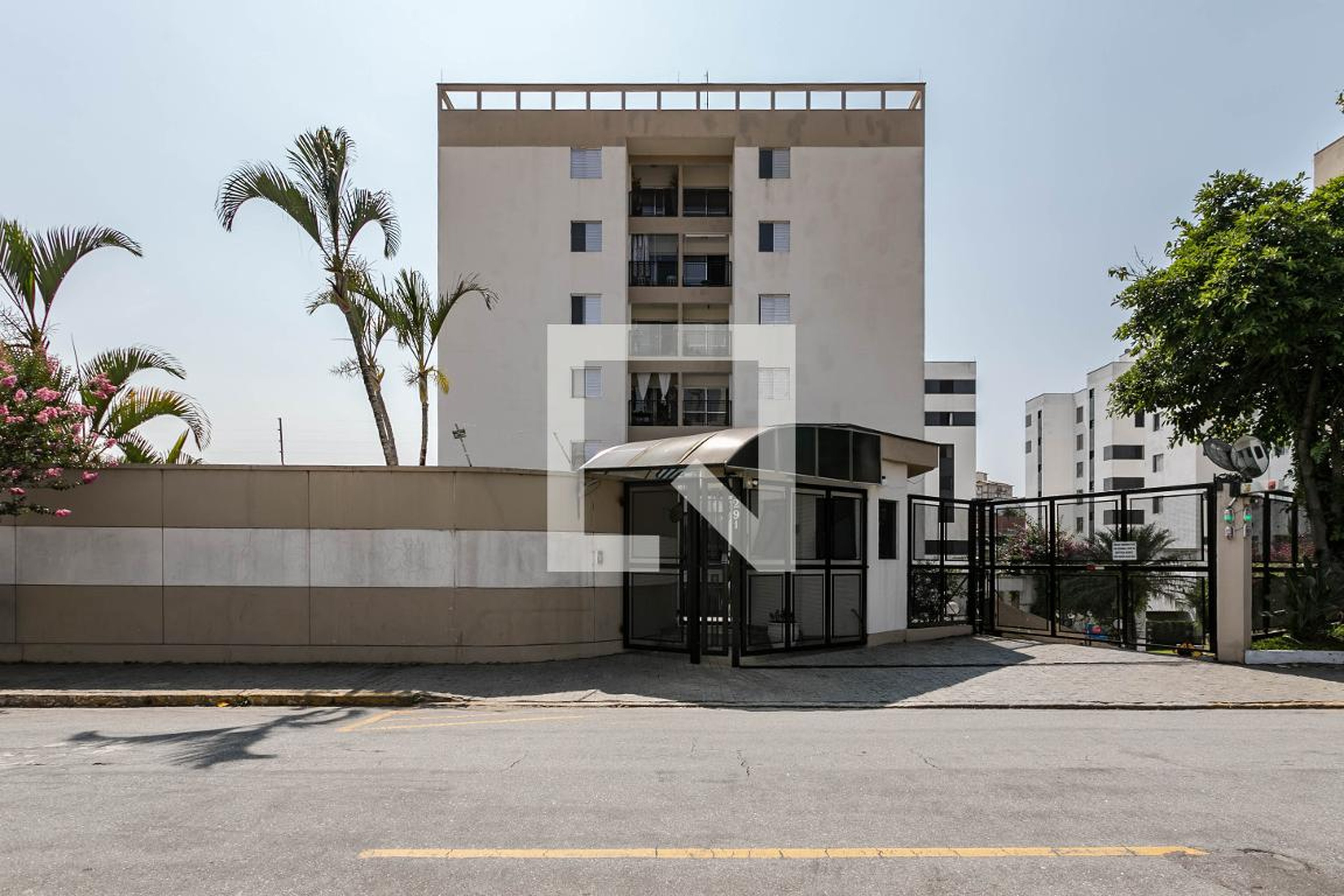 Fachada Condomínio em Rua Francisco Afonso de Melo, 290