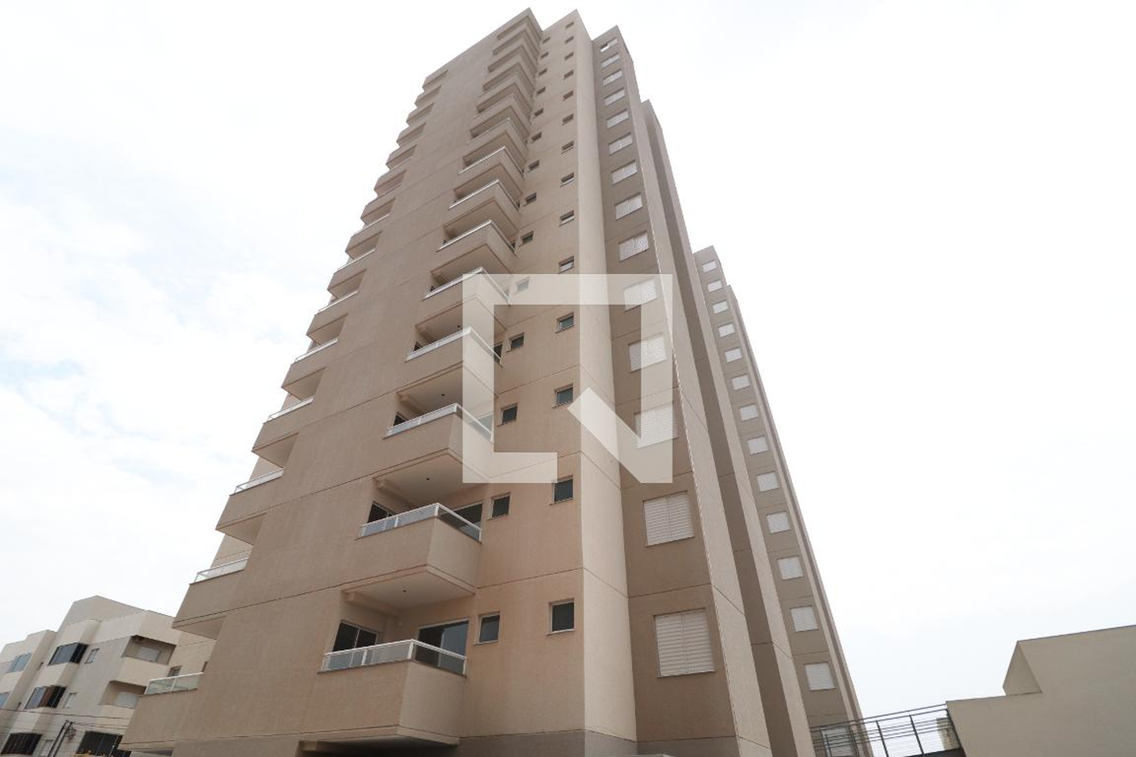Fachada do Prédio Condomínio em Rua Quebec, 100