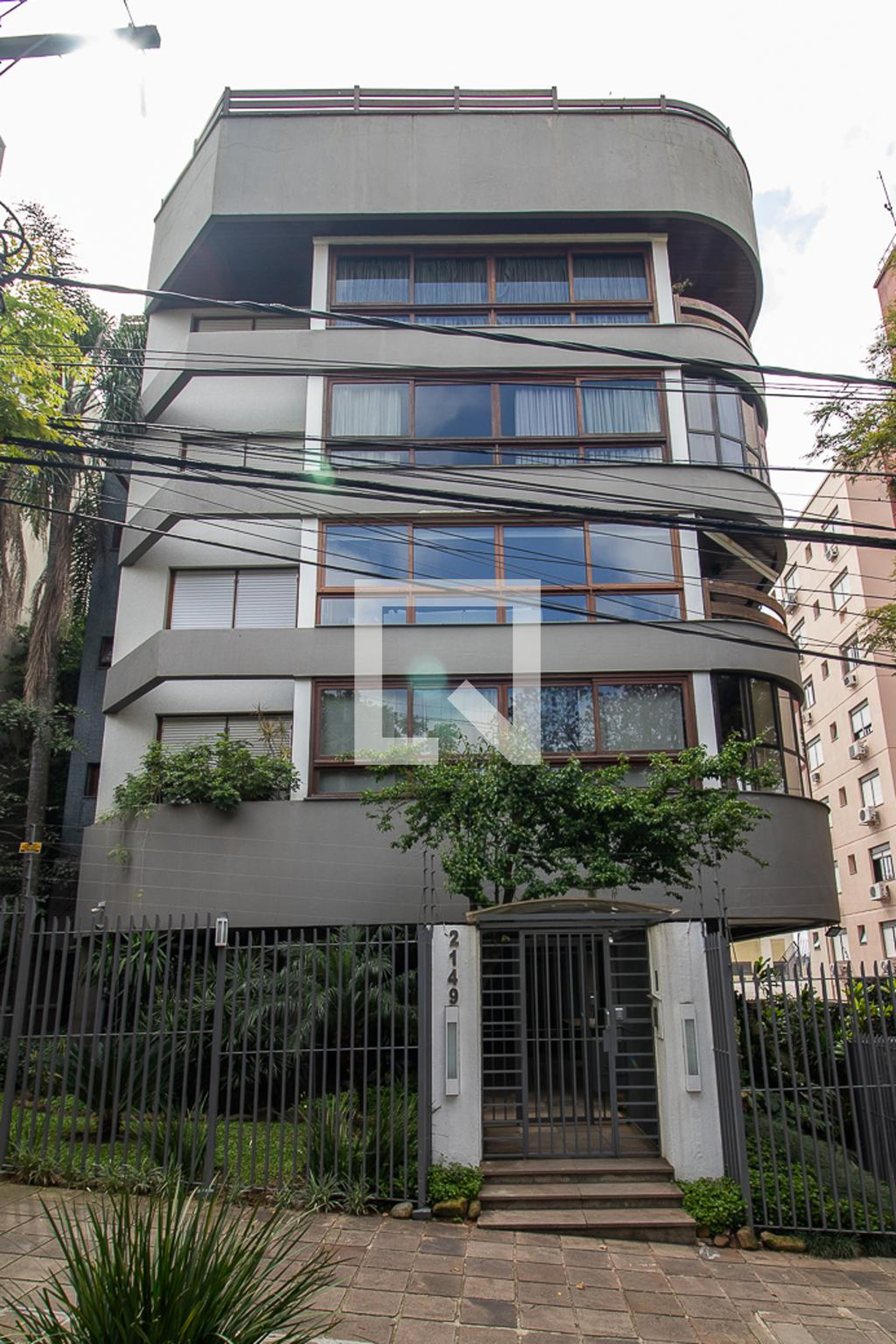 Fachada Condomínio em Rua Santa Cecília, 2149