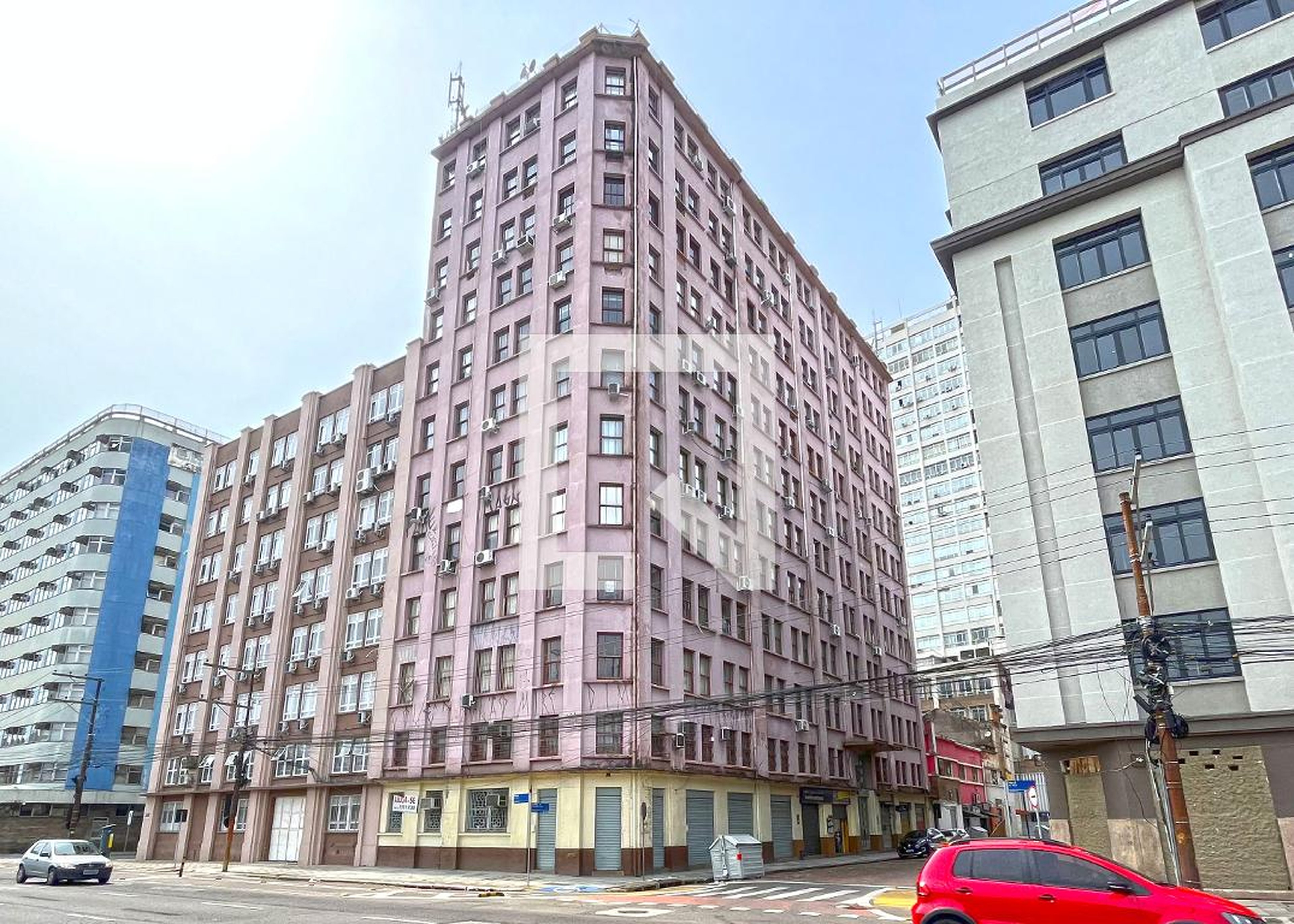 Fachada Condomínio em Rua Caldas Júnior, 20