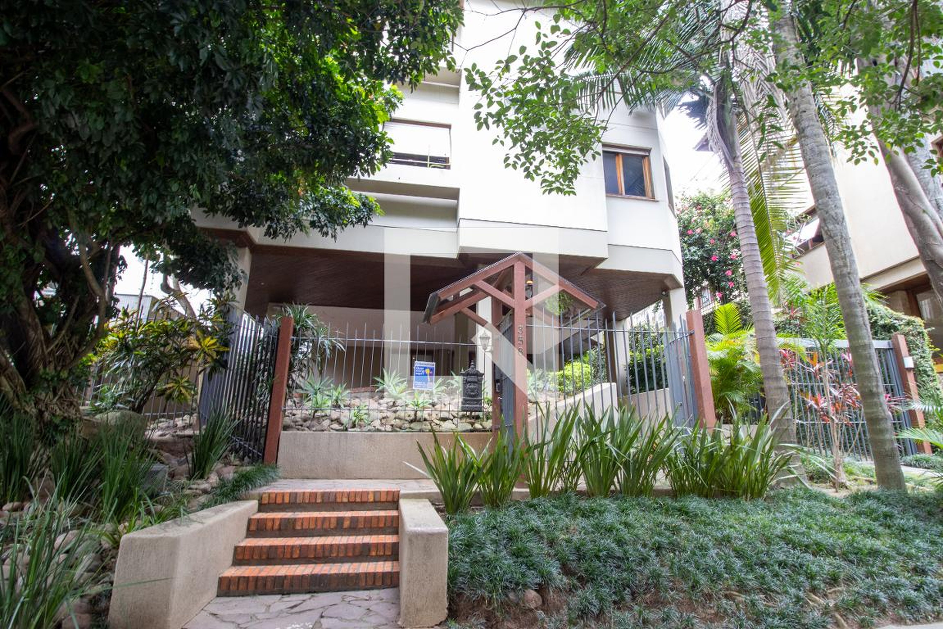 Fachada Condomínio em Rua Doutor Tauphick Saadi, 356