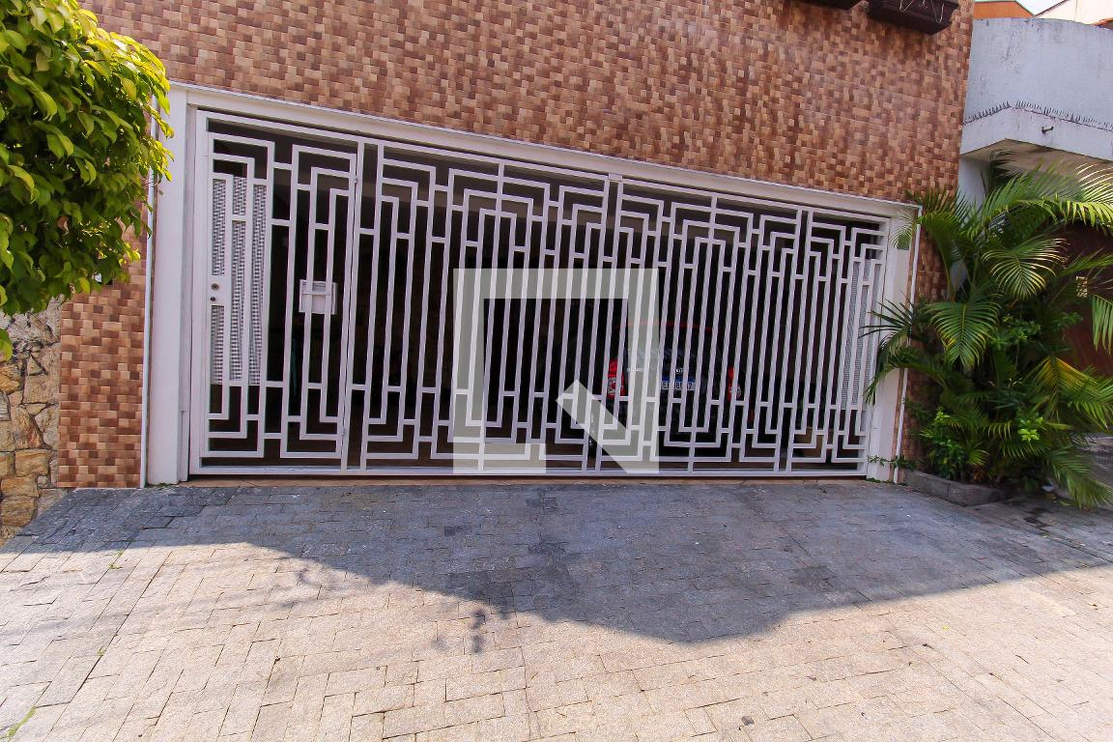 Fachada Condomínio em Rua Oiti, 397