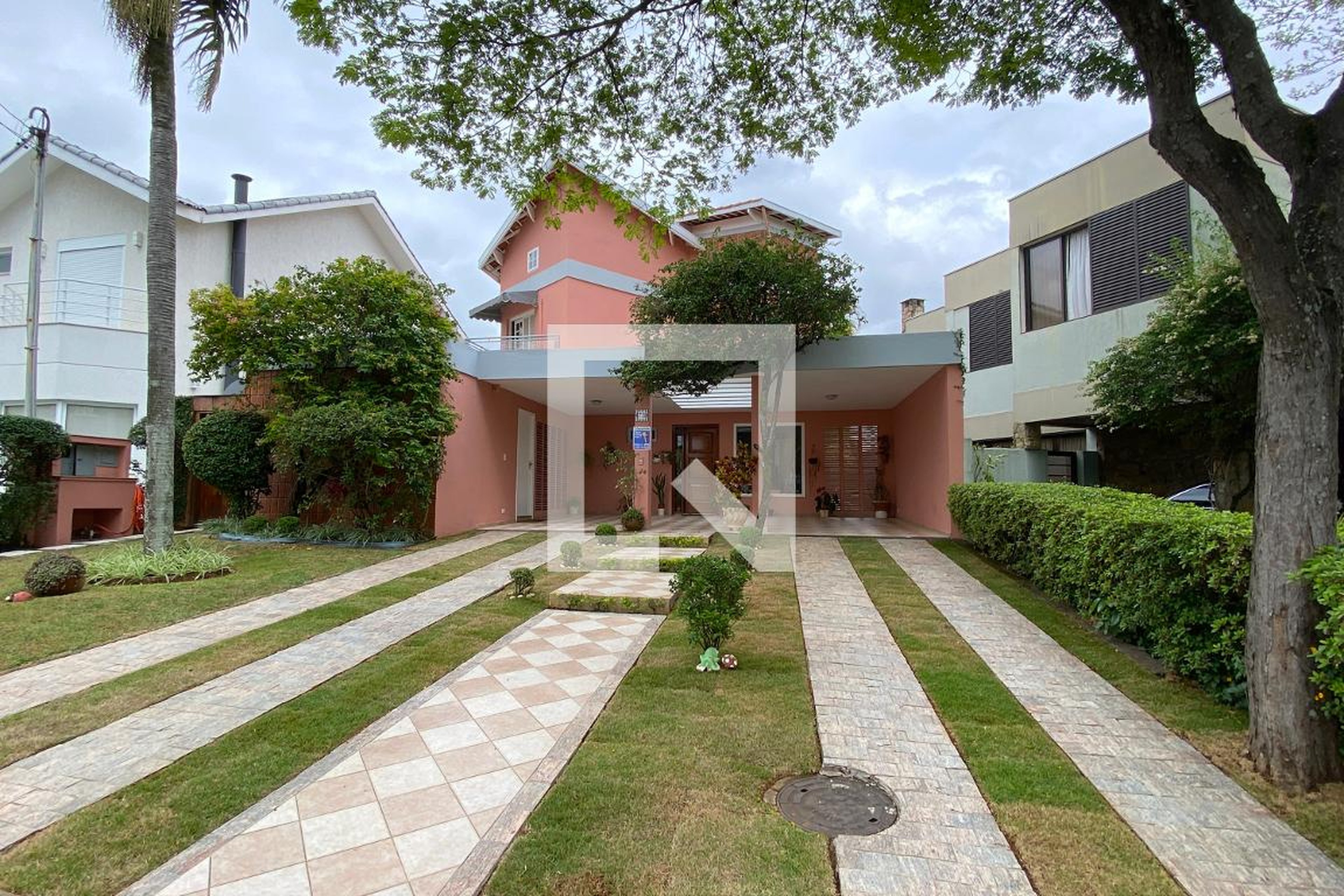 Fachada Condomínio em Alameda dos Antúrios, 73