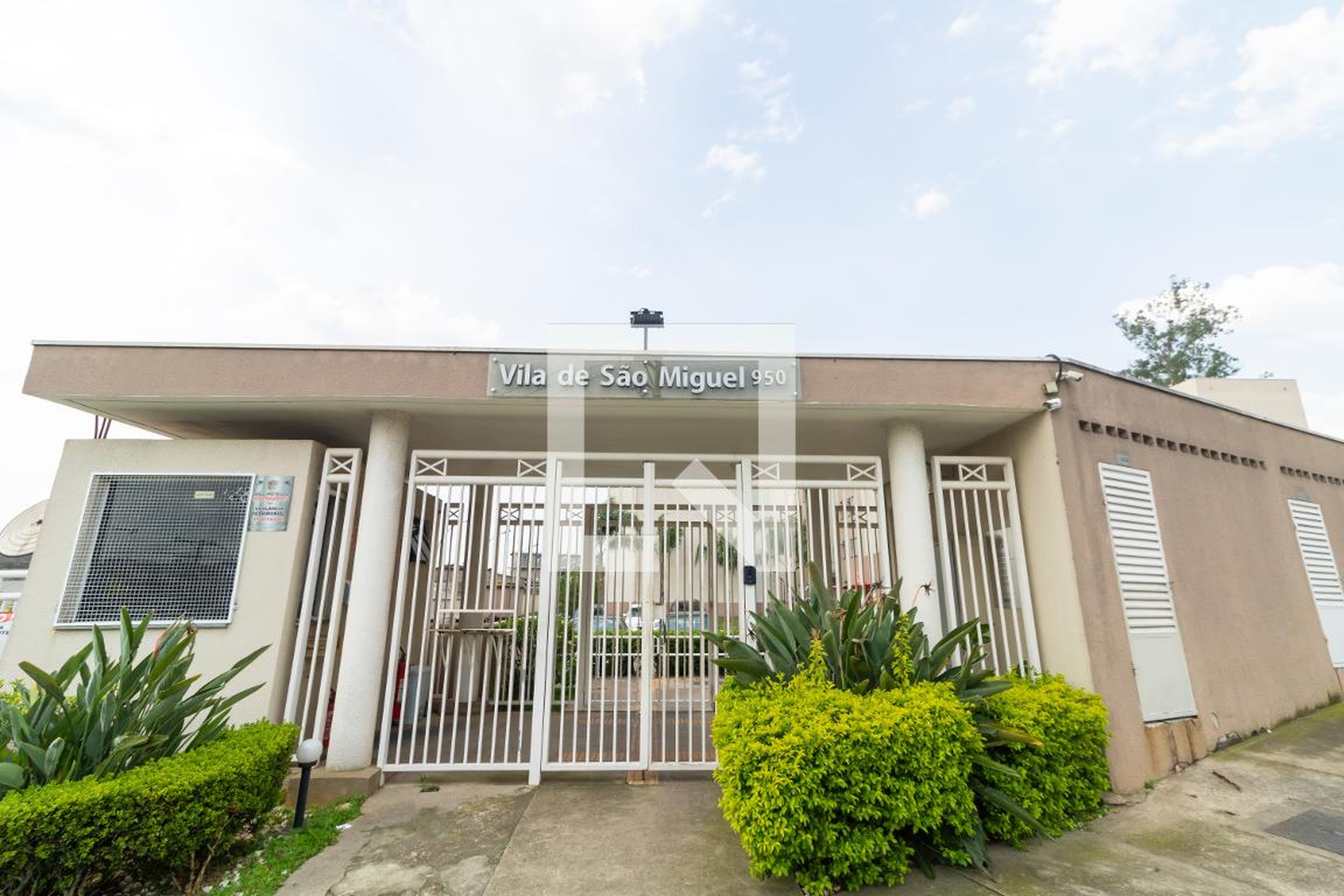 Fachada Condomínio em Avenida Comendadeira Leila Nabhan Nazarro, 950